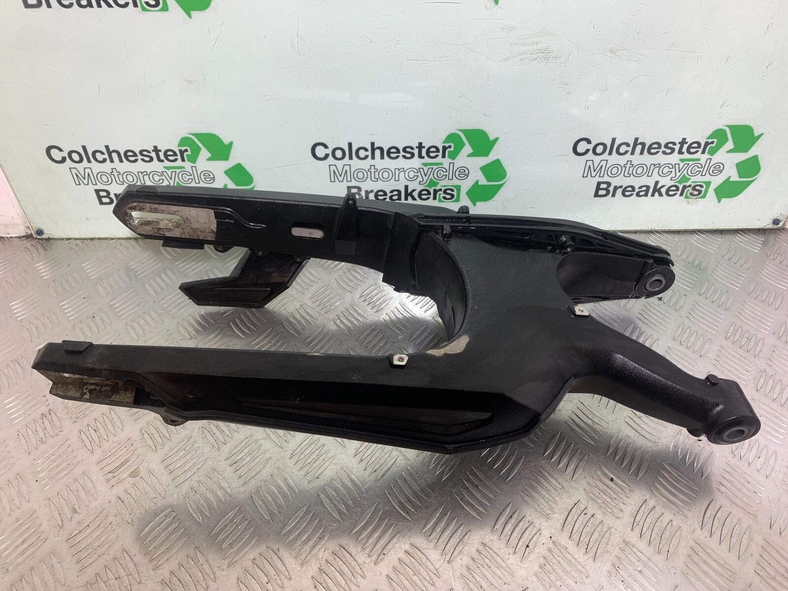 TRIUMPH TIGER 800 SWINGARM YEAR 2011-2014 (CMB1113)