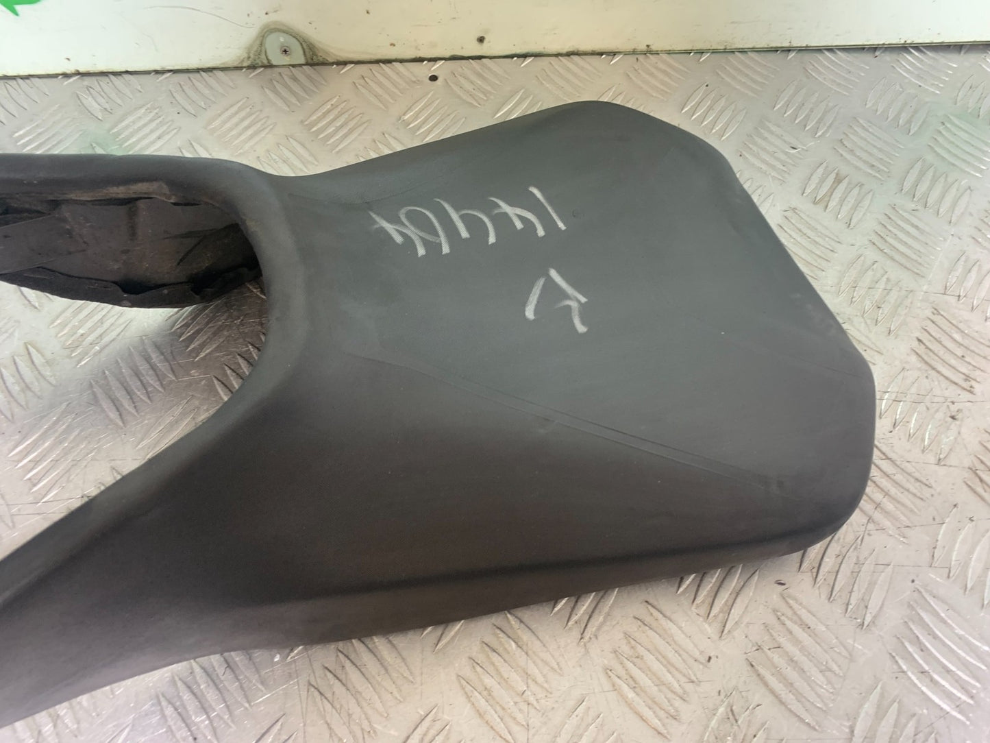 KTM DUKE 125 FRONT SEAT  YEAR 2017-2022 (CMB1222)