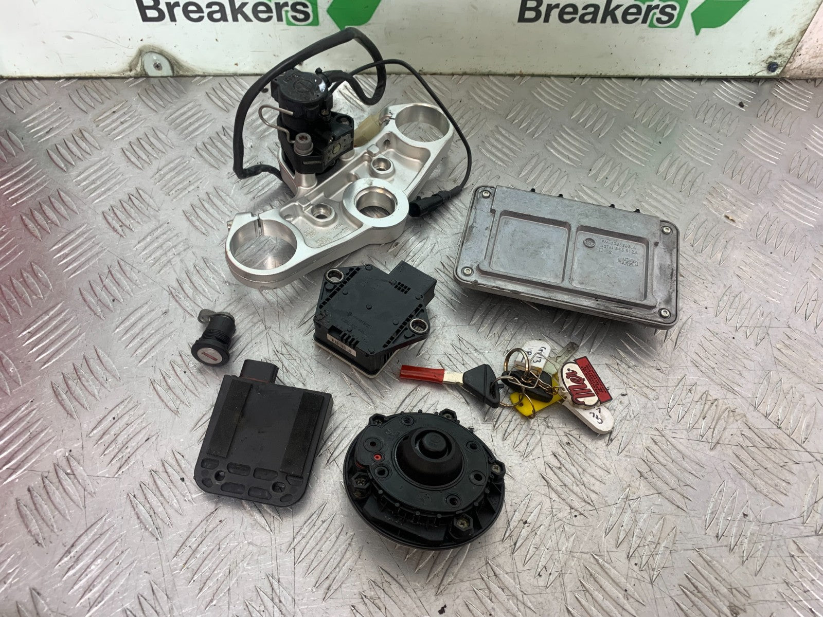 APRILIA TUONO 1000 V4R ECU LOCKS KEYS  YEAR 2011-13  (CMB1331)
