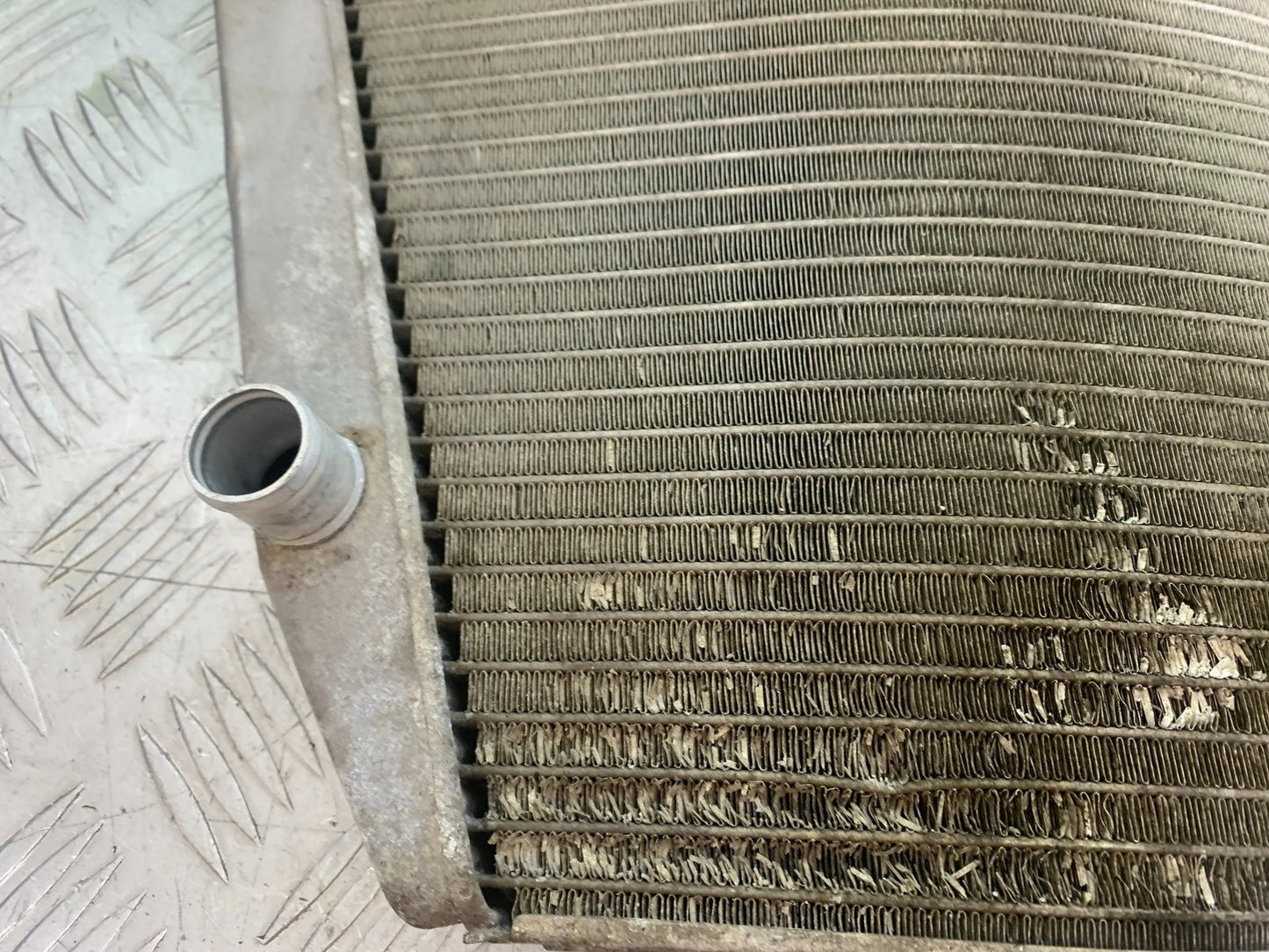 SUZUKI GSXR750 GSXR 750 K4 K5 RADIATOR  2004-2005 (CMB1319)