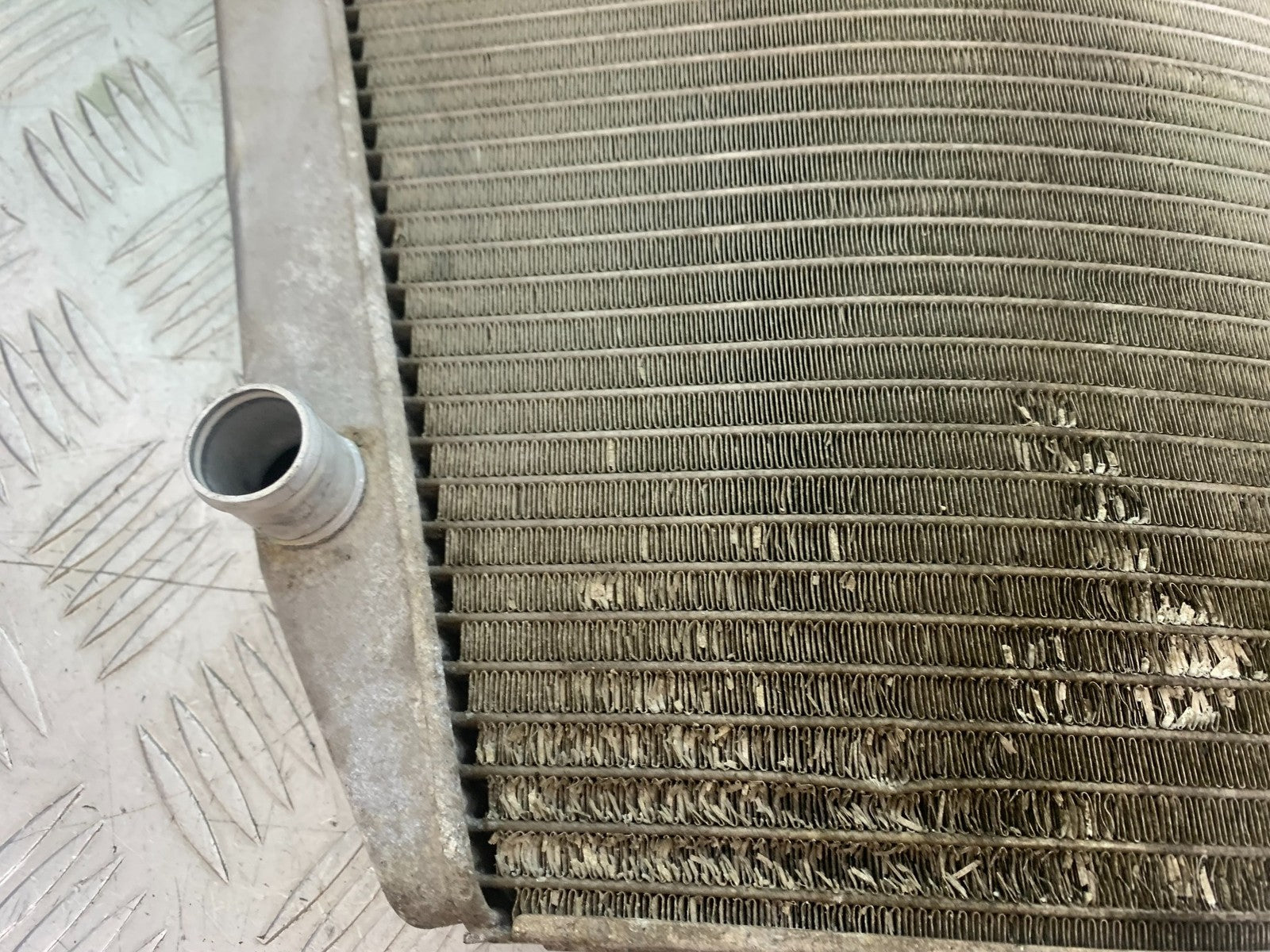 SUZUKI GSXR750 GSXR 750 K4 K5 RADIATOR  2004-2005 (CMB1319)