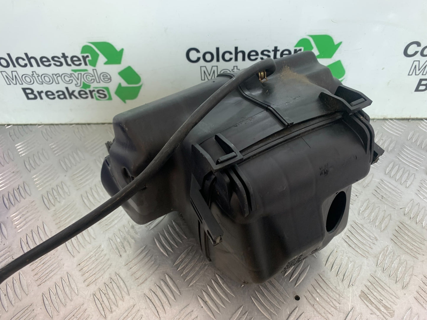 SUZUKI GSF1200  GSF 1200 BANDIT AIRBOX  YEAR 1997-2000 (CMB1149)