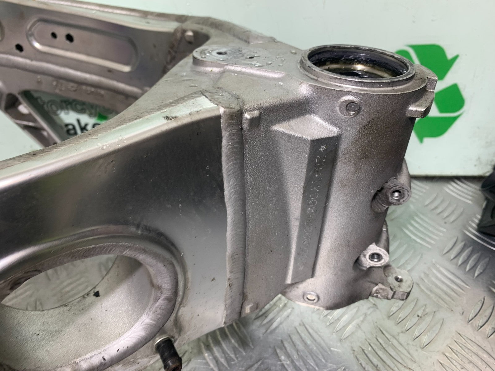 APRILIA TUONO 1000 V4 FRAME REG LOG BOOK  YEAR 2013-2014 (CMB1239)