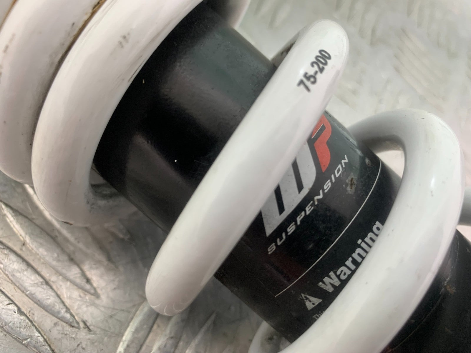 KTM 690 DUKE R LC4 WHITE POWER WP REAR SHOCK YEAR 2012-2015  (CMB1180)