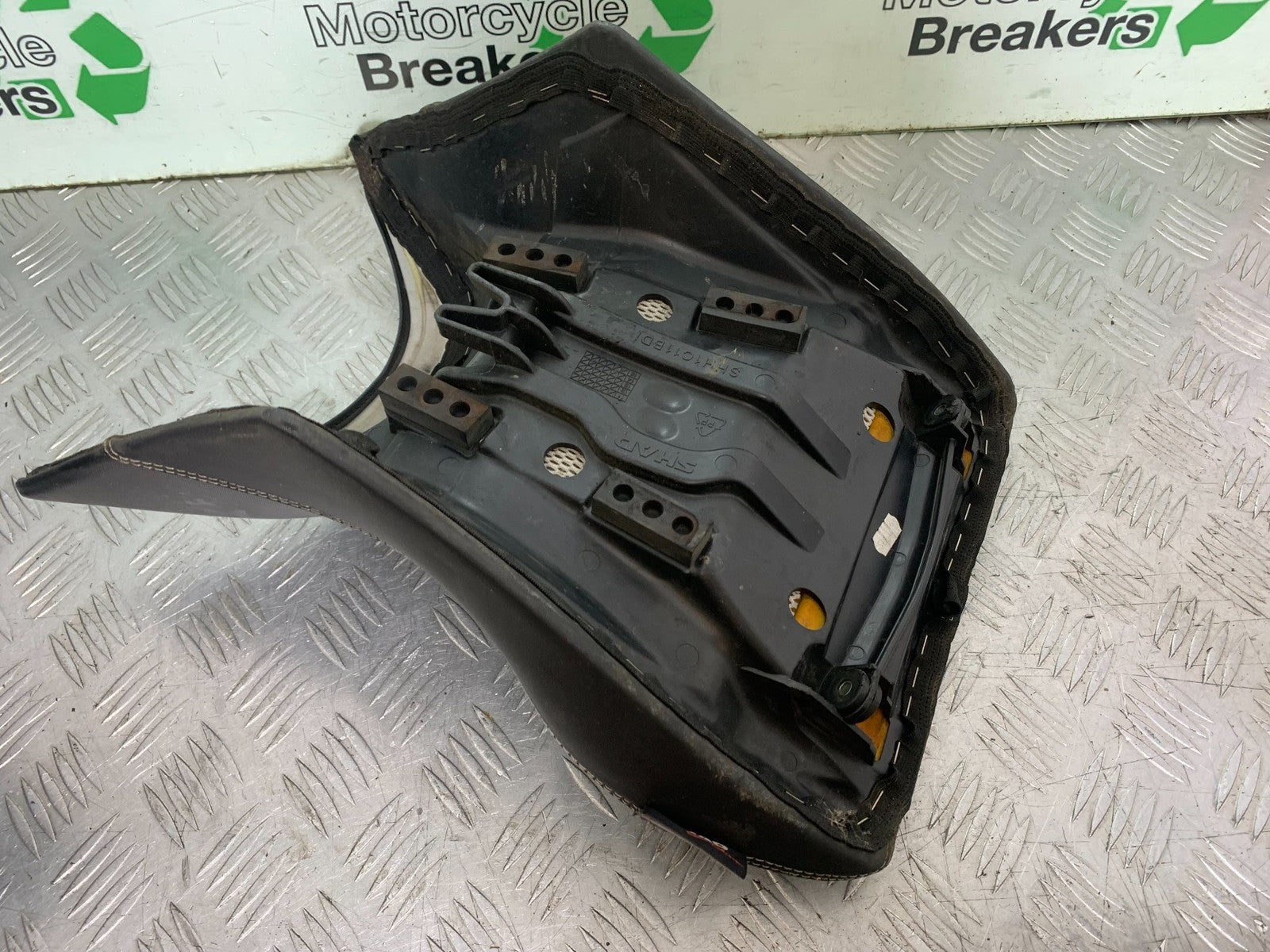 HONDA CBF600 CBF 600 FRONT SEAT   YEAR 2004-07  (CMB1305)