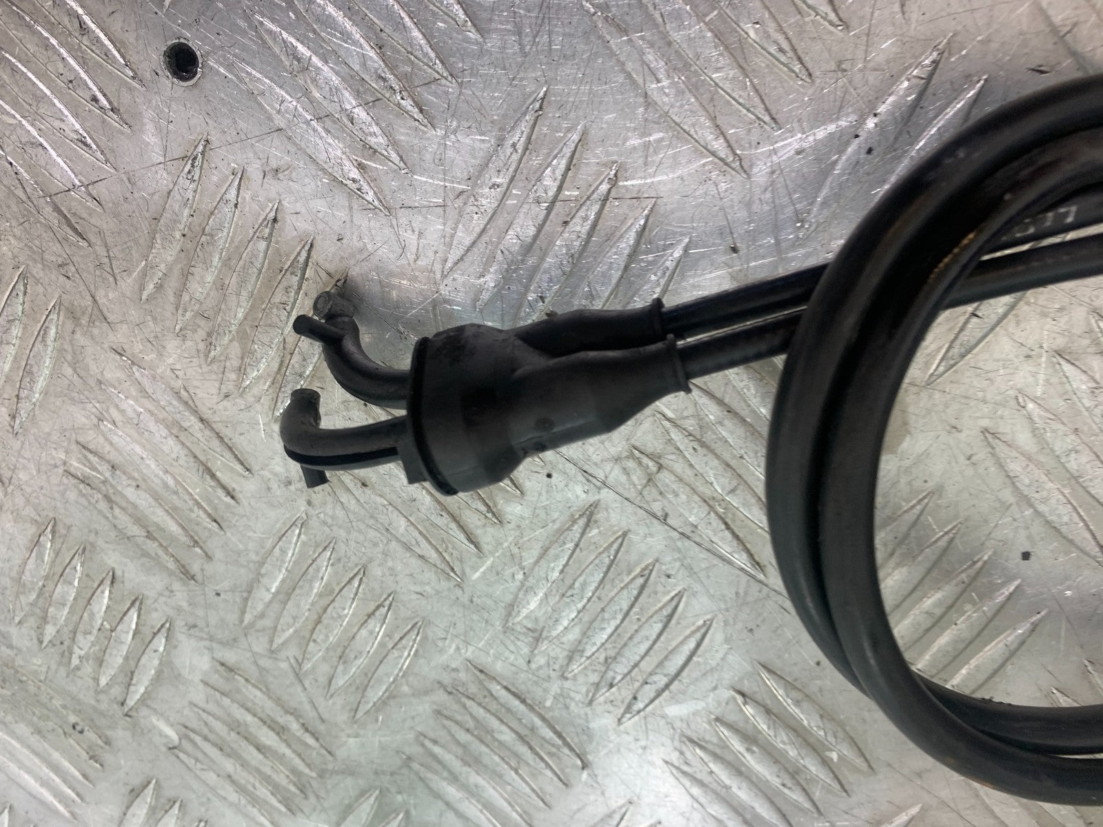 KAWASAKI ZX9R ZX9 E1 THROTTLE CABLES  YEAR 2000-01 (CMB1171)