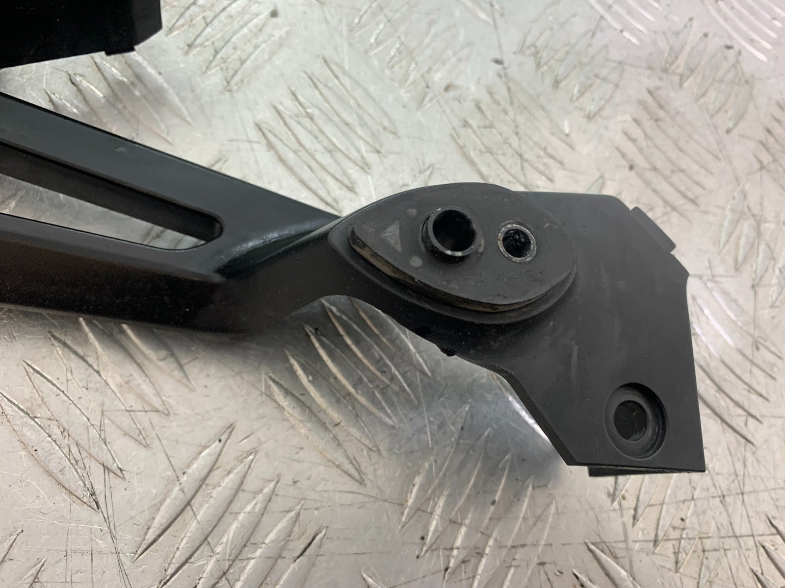 HONDA CBR1000 rr FIREBLADE LEFT REAR INDICATOR MOUNT  2008-2011 (CMB1253)
