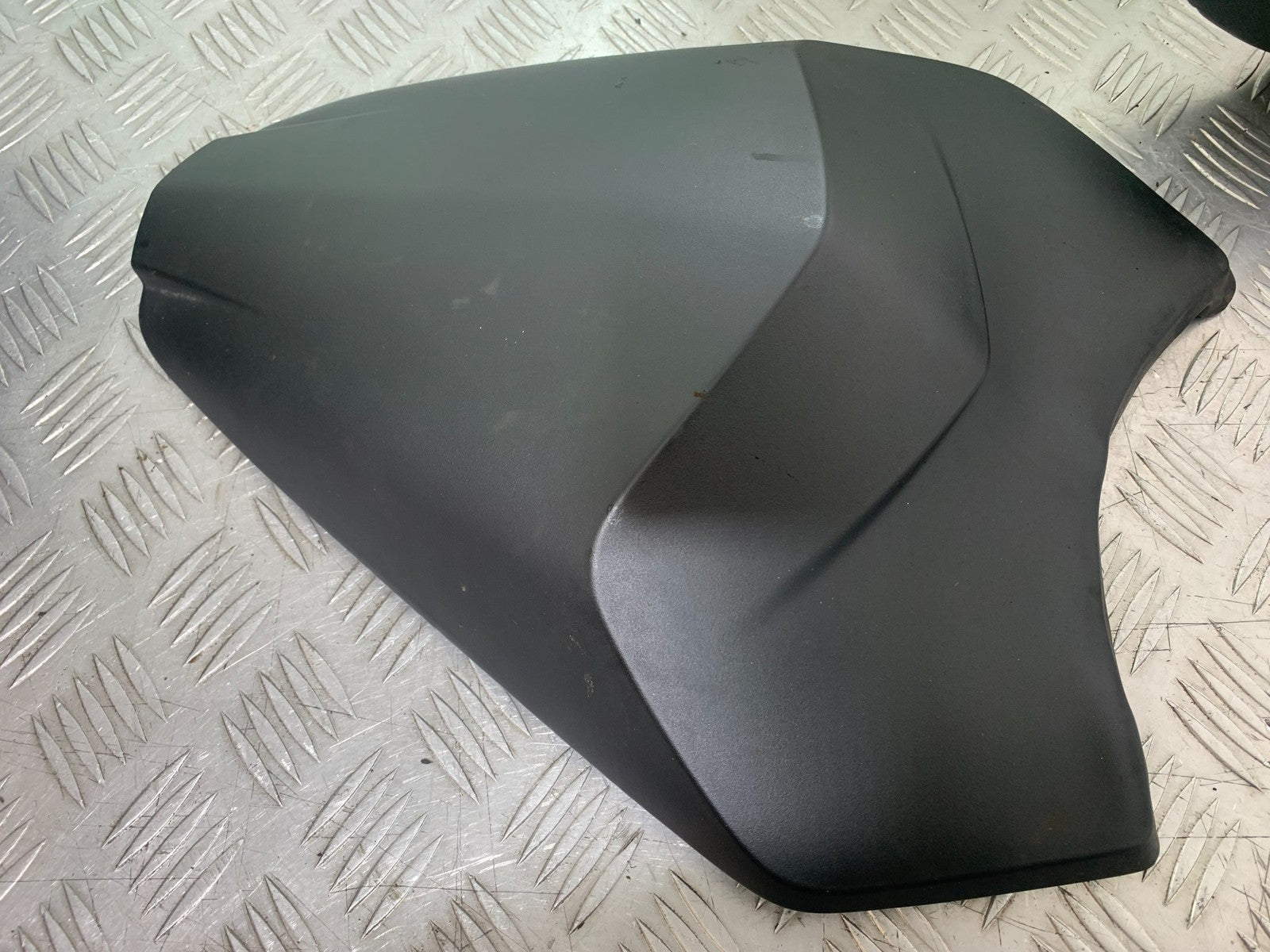 KTM RC125 RC 125 REAR SEAT 2014 2017 (CMB1199)