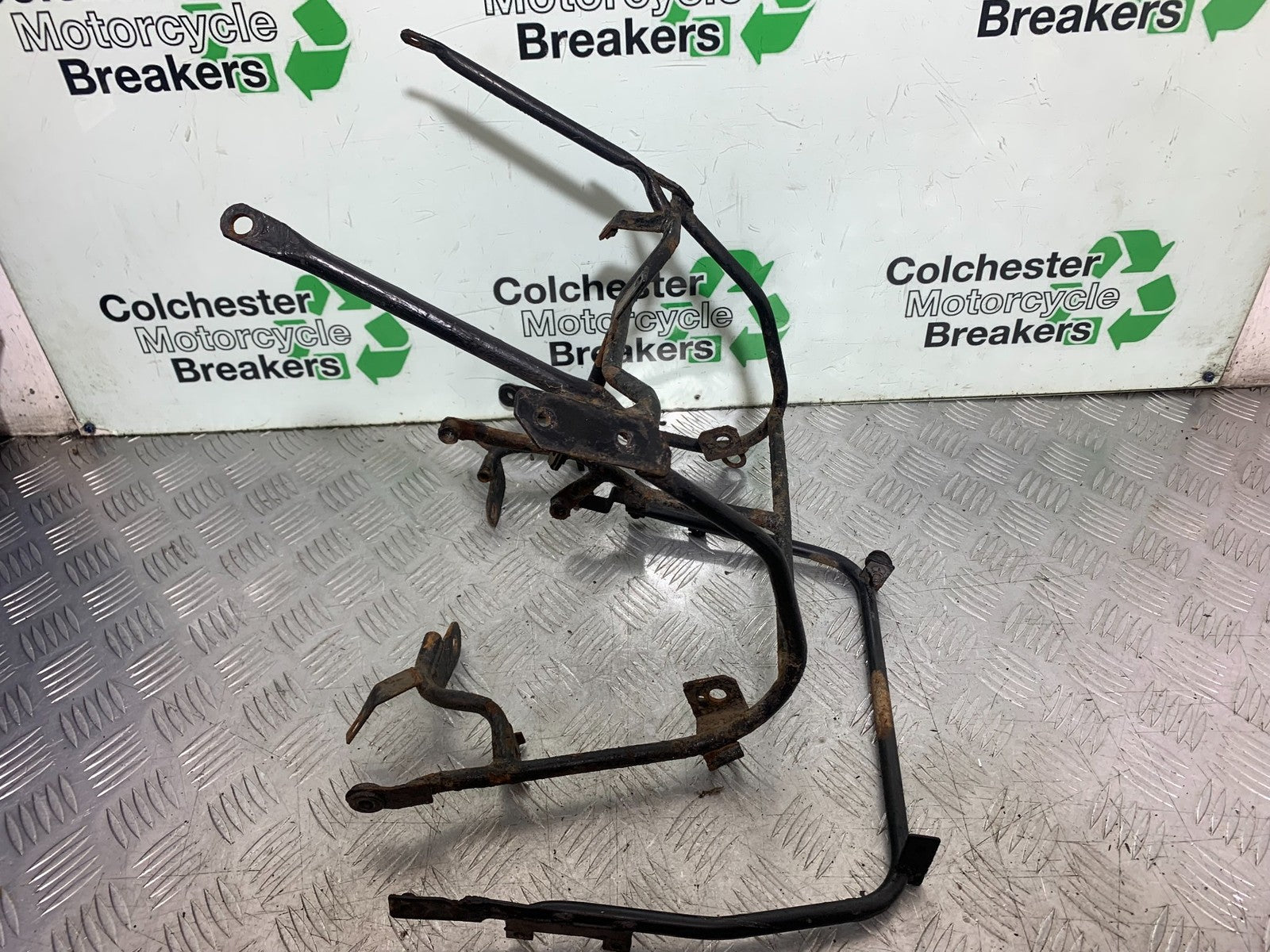 TRIUMPH TROPHY 900 FAIRING BRACKET  YEAR 1991-95 (CMB1251)