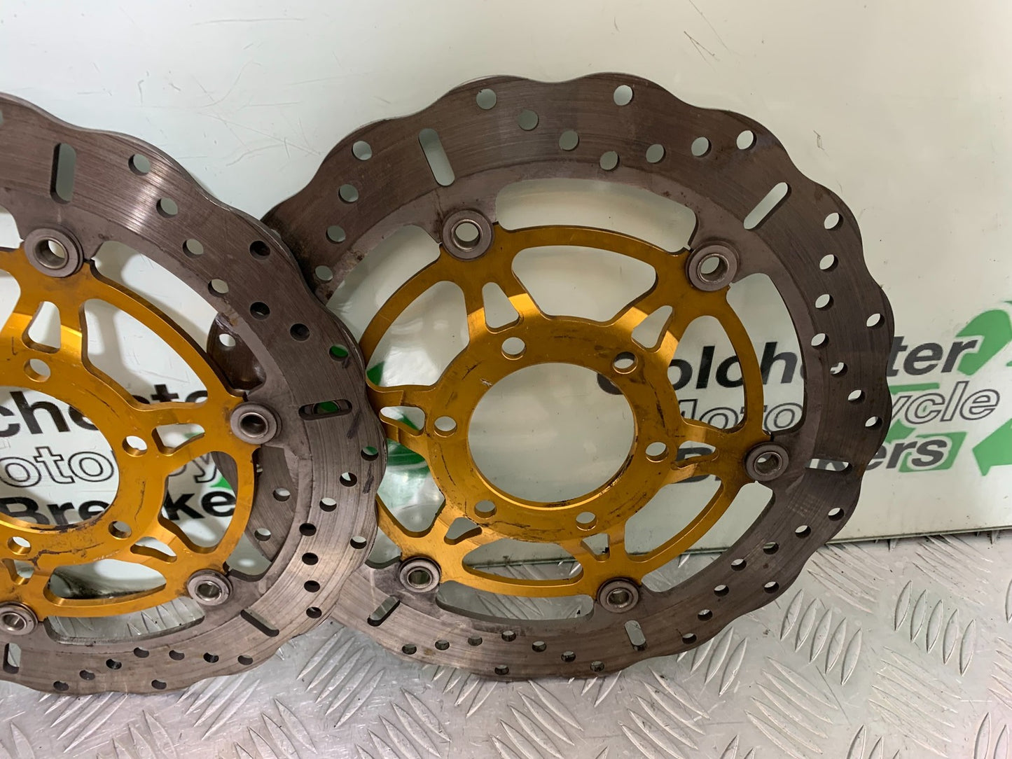 TRIUMPH 955i SPRINT ST FRONT BRAKE DISCS  YEAR 1999-04 (CMB1230)
