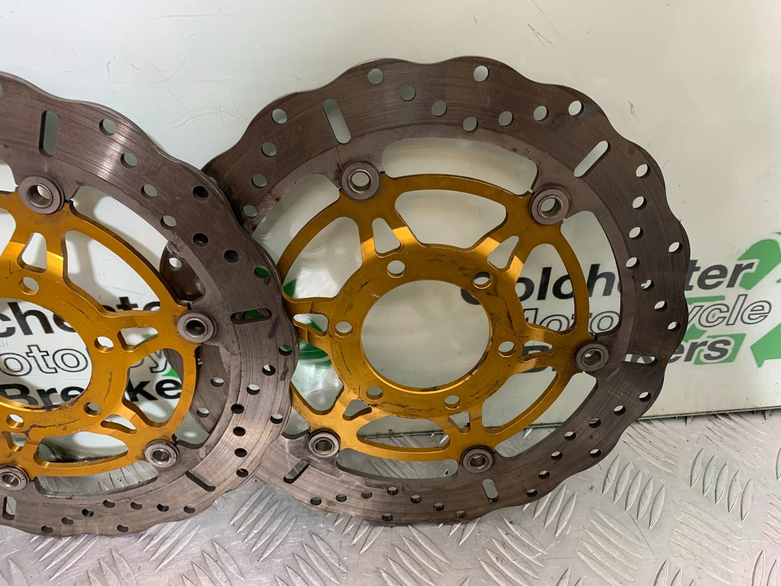 TRIUMPH 955i SPRINT ST FRONT BRAKE DISCS  YEAR 1999-04 (CMB1230)