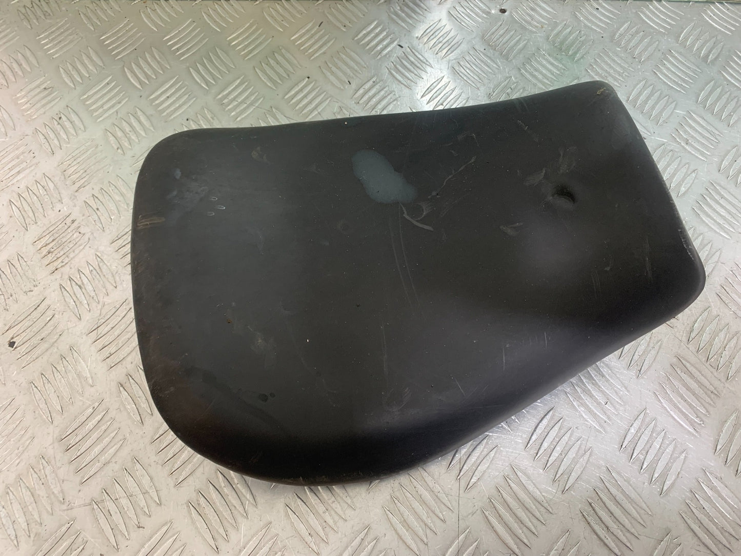 TRIUMPH T509 SPEED TRIPLE FRONT SEAT YEAR 1997-1998 (CMB1144)