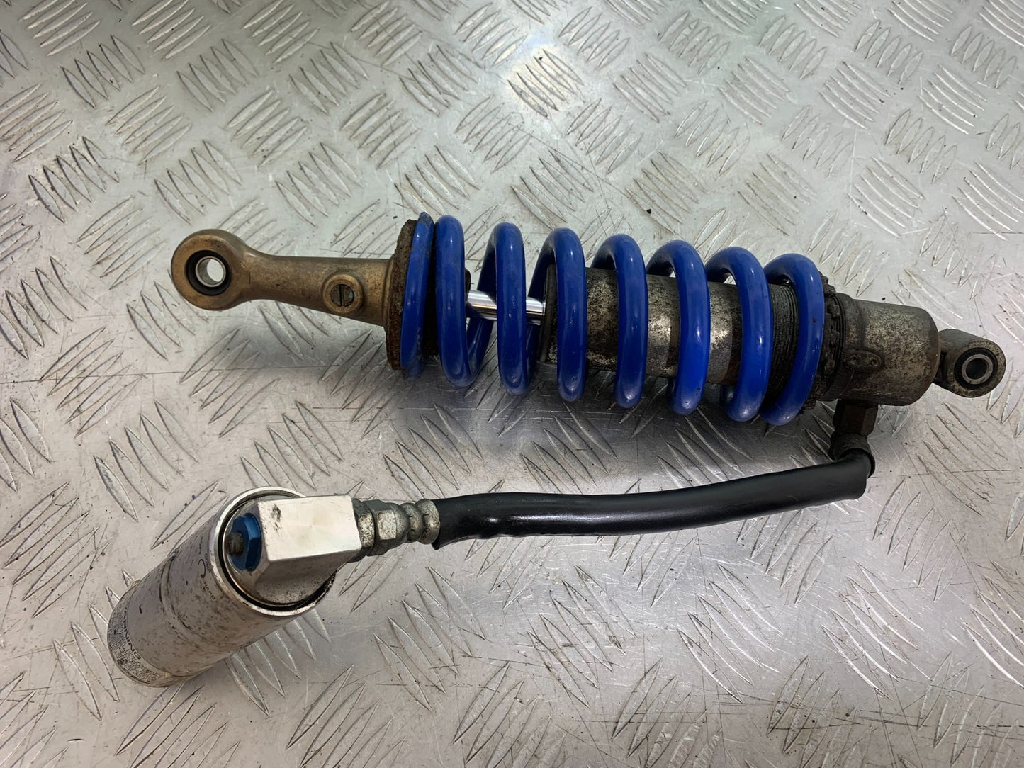 TRIUMPH SPEED TRIPLE R 1050 REAR SHOCK   2009 (CMB1183)
