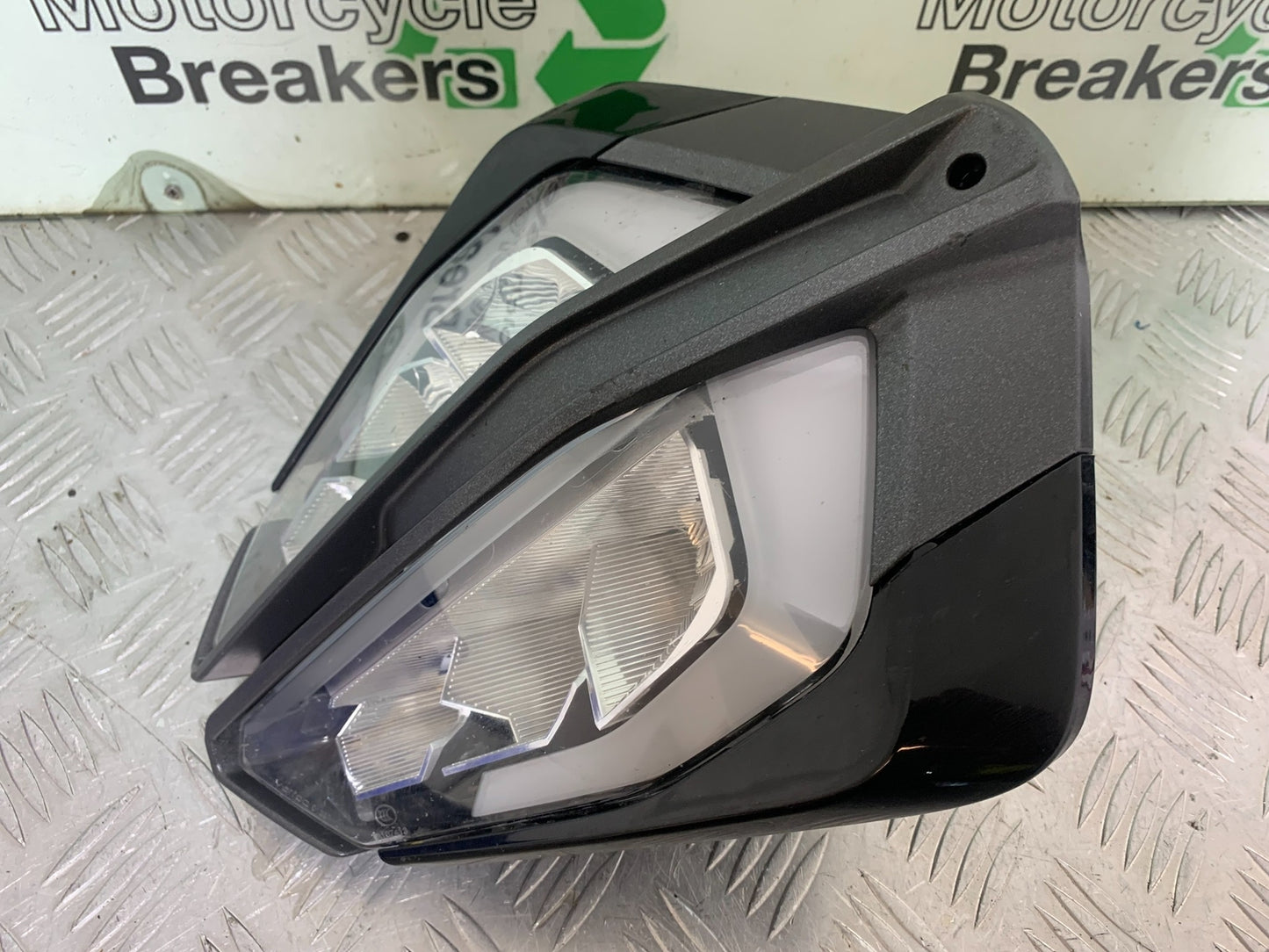 KTM 790 DUKE HEADLIGHT  YEAR 2018-2021  (CMB11150)