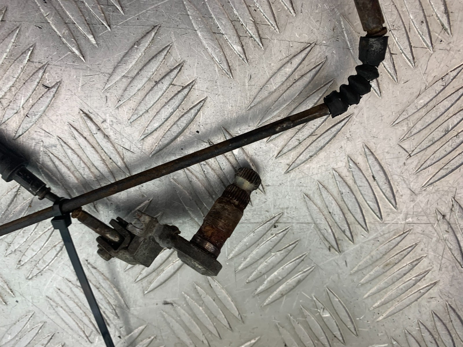HONDA VT700 VT 700 SHADOW REAR BRAKE ROD YEAR 1984-85 (CMB1328)