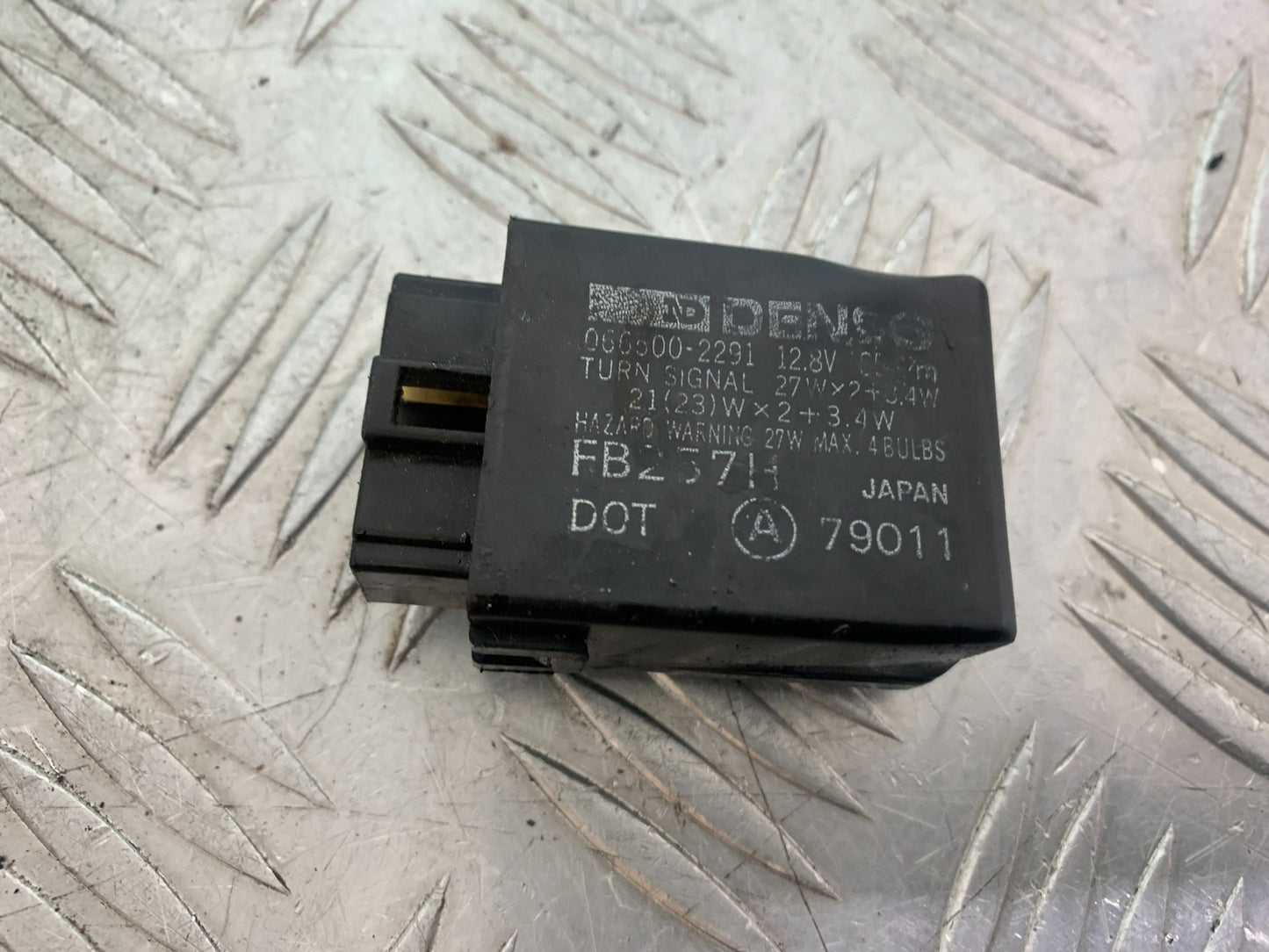 KAWASAKI VN1500 CLASSIC INDICATOR RELAY  YEAR 1999 -2006 (CMB1166)