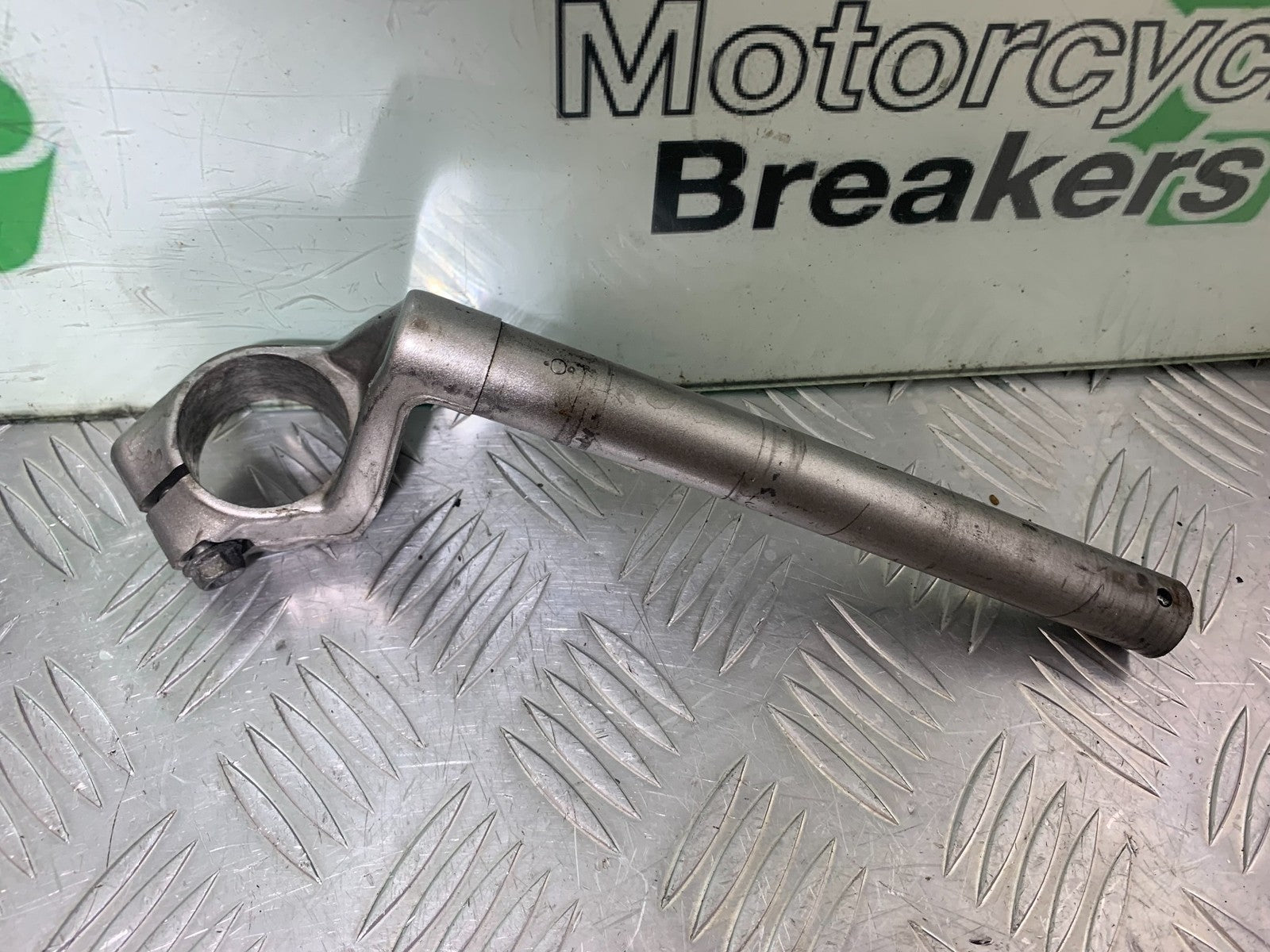 HONDA VFR800 PRE V-TEC RIGHT HANDLEBAR  YEAR 1998-2001 (CMB1233)