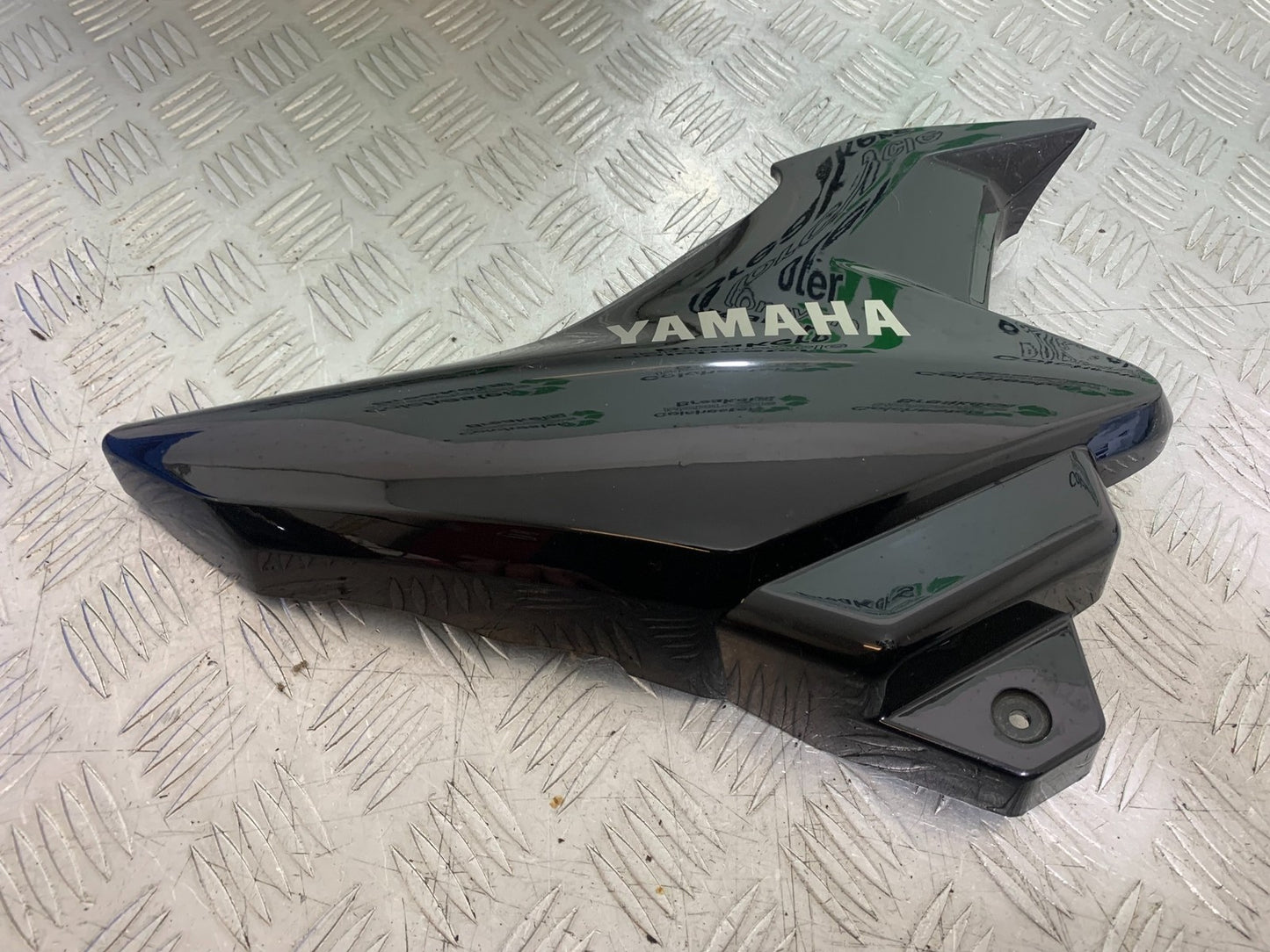 YAMAHA YBR125 YBR 125 RIGHT SIDE PANEL YEAR 2010-2017 (CMB1252)