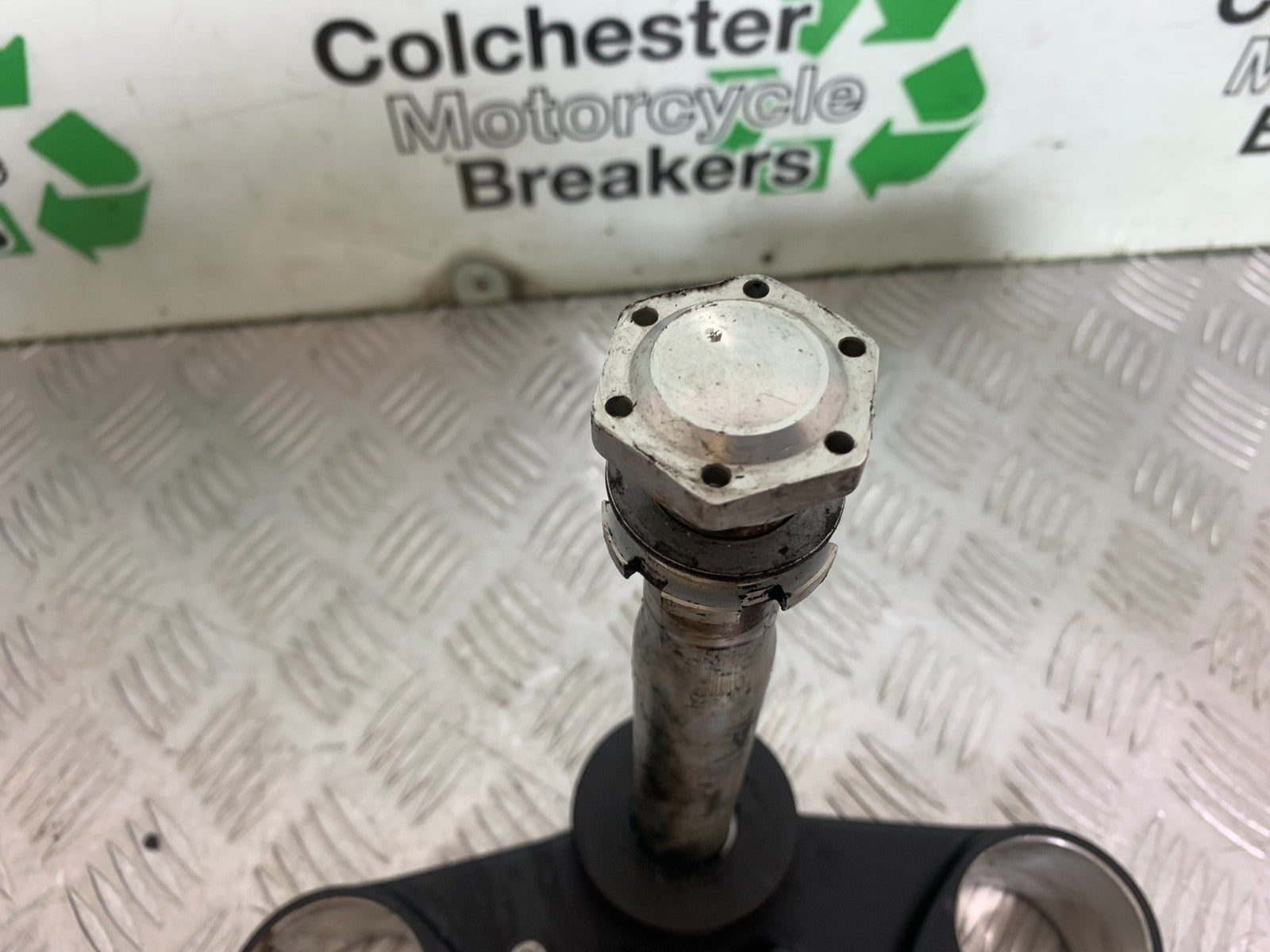 TRIUMPH SPEED TRIPLE R 1050 BOTTOM YOKE   2009 (CMB1183)