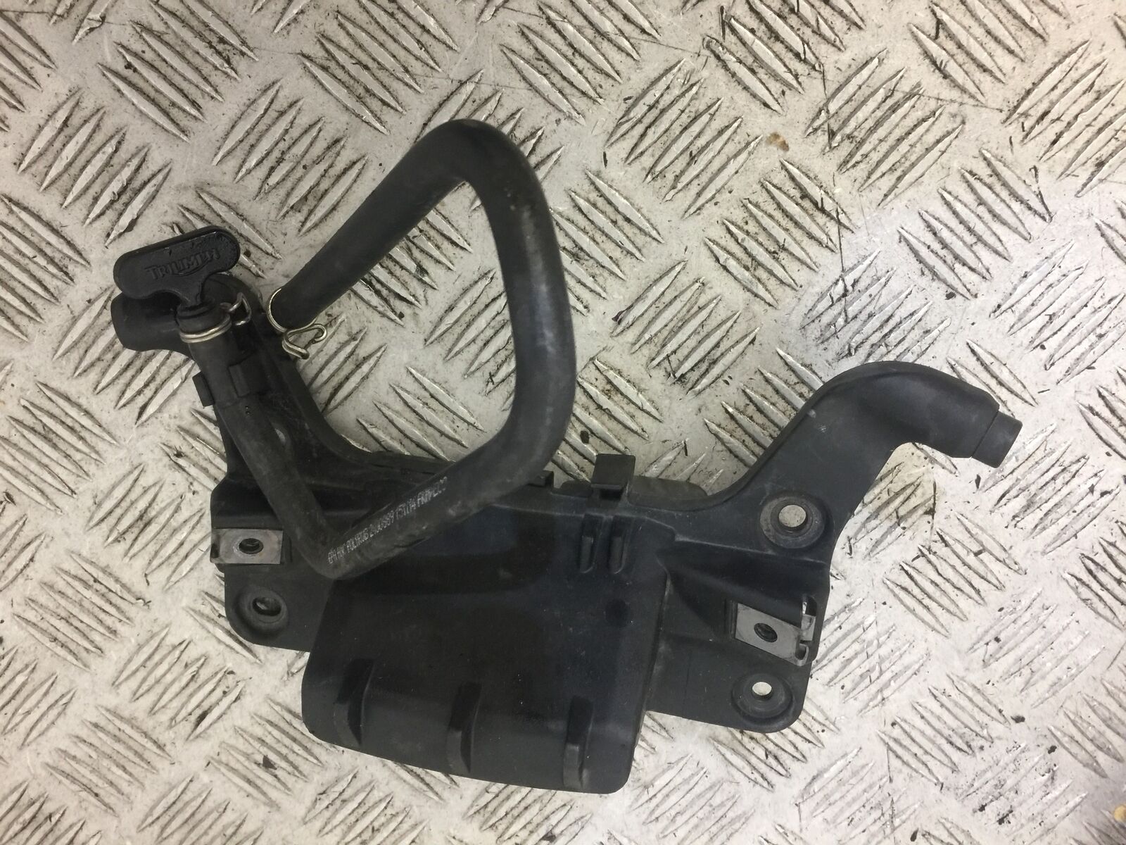 TRIUMPH 1200 TIGER EXPLORER BRACKET   YEAR 2015 (STOCK 673)