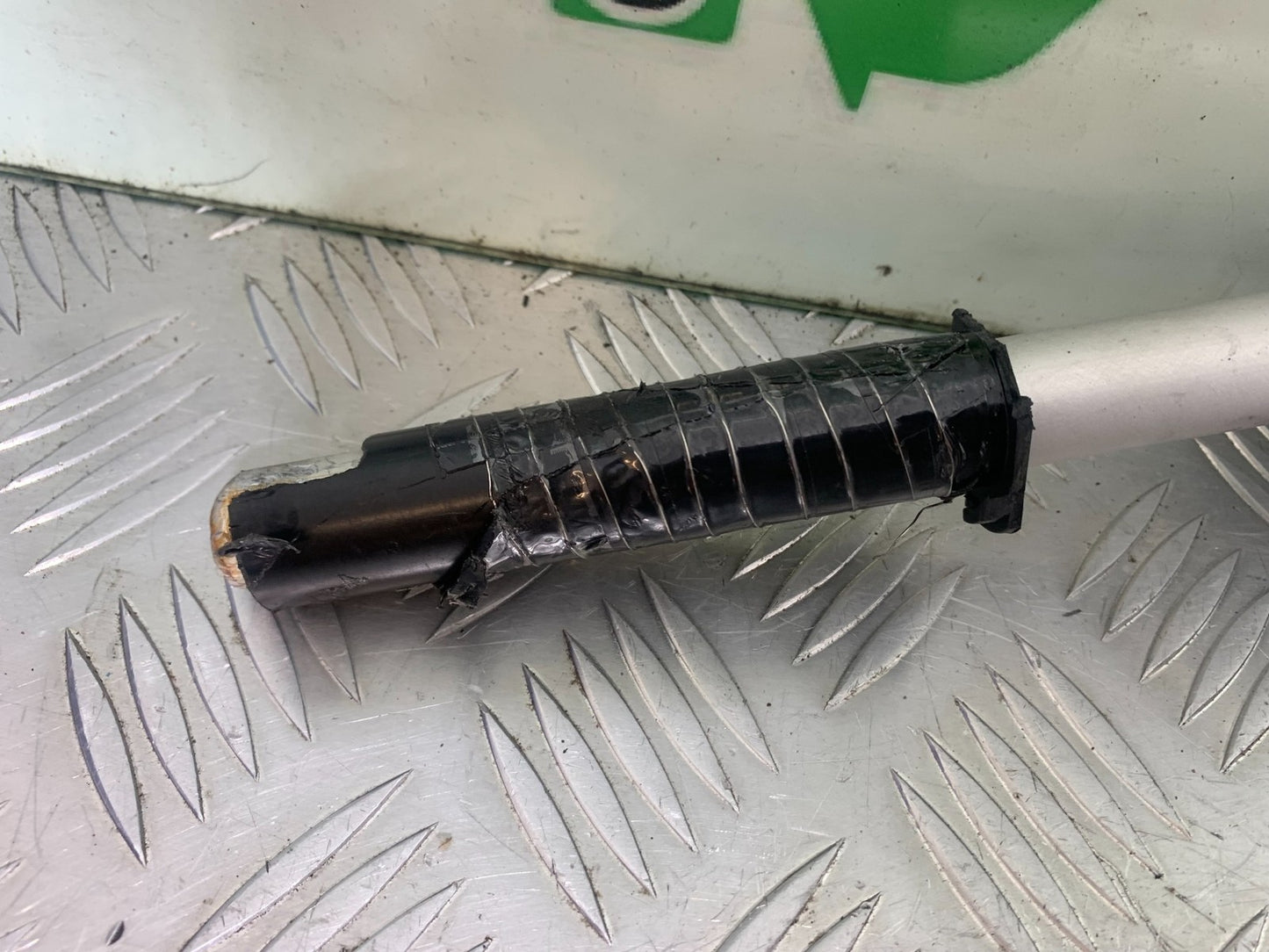 KAWASAKI ZX9R ZX9 E1 LEFT HANDLEBAR  YEAR 2000-01 (CMB1171)