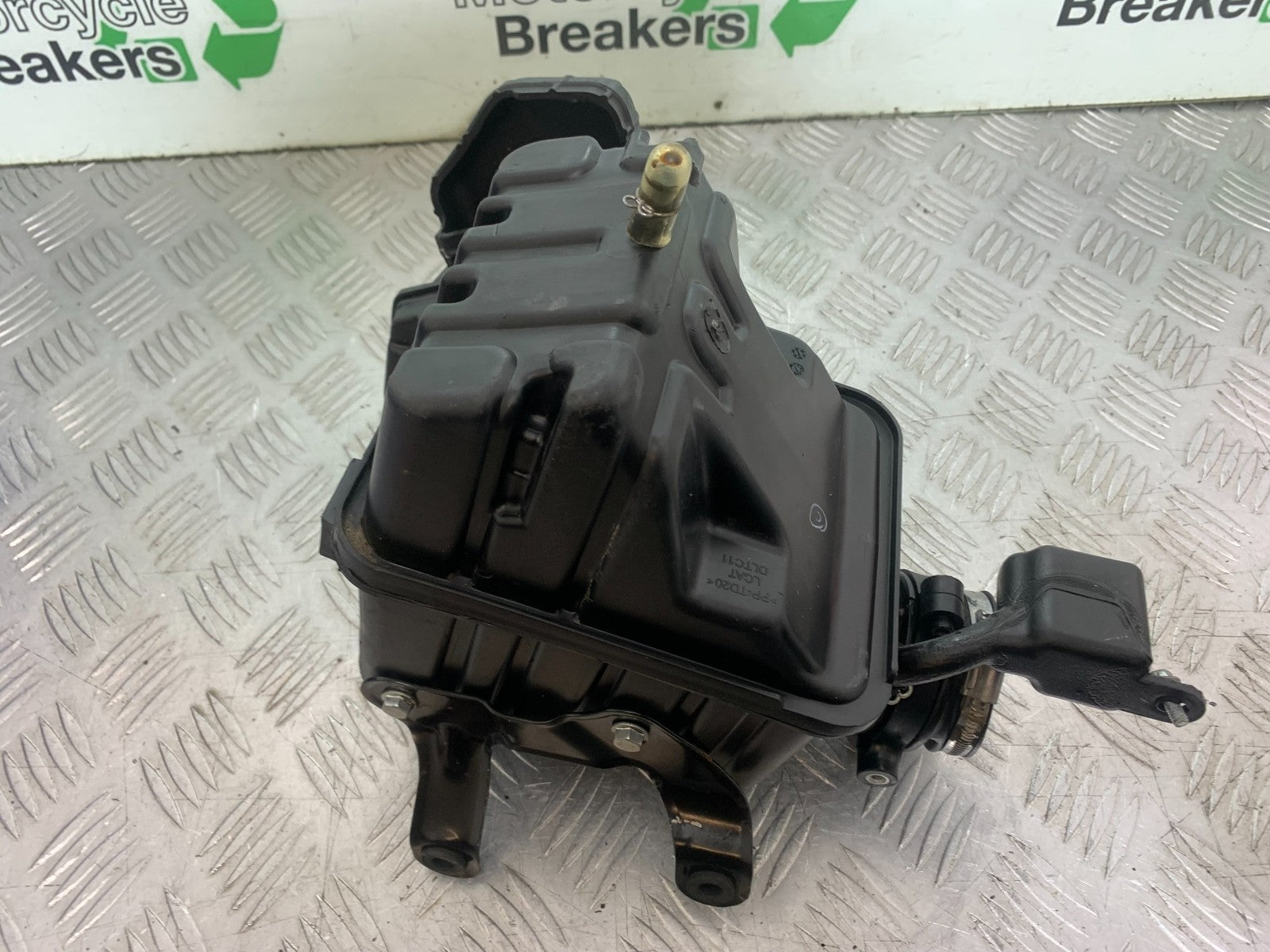 BSA 650 GOLD STAR AIRBOX  YEAR 2022-2025 (CMB1262)