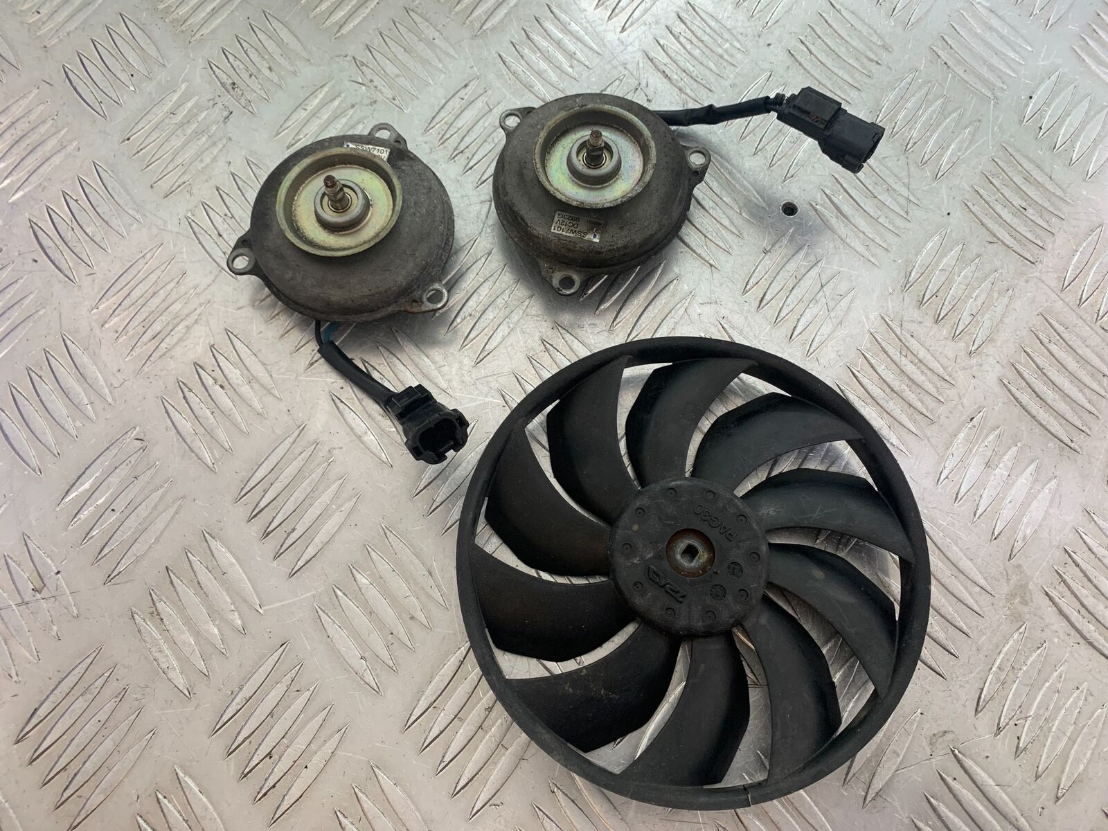 HONDA VFR1200 VFR 1200 FA RADIATOR FANS  YEAR 2010-11 CMB1088)