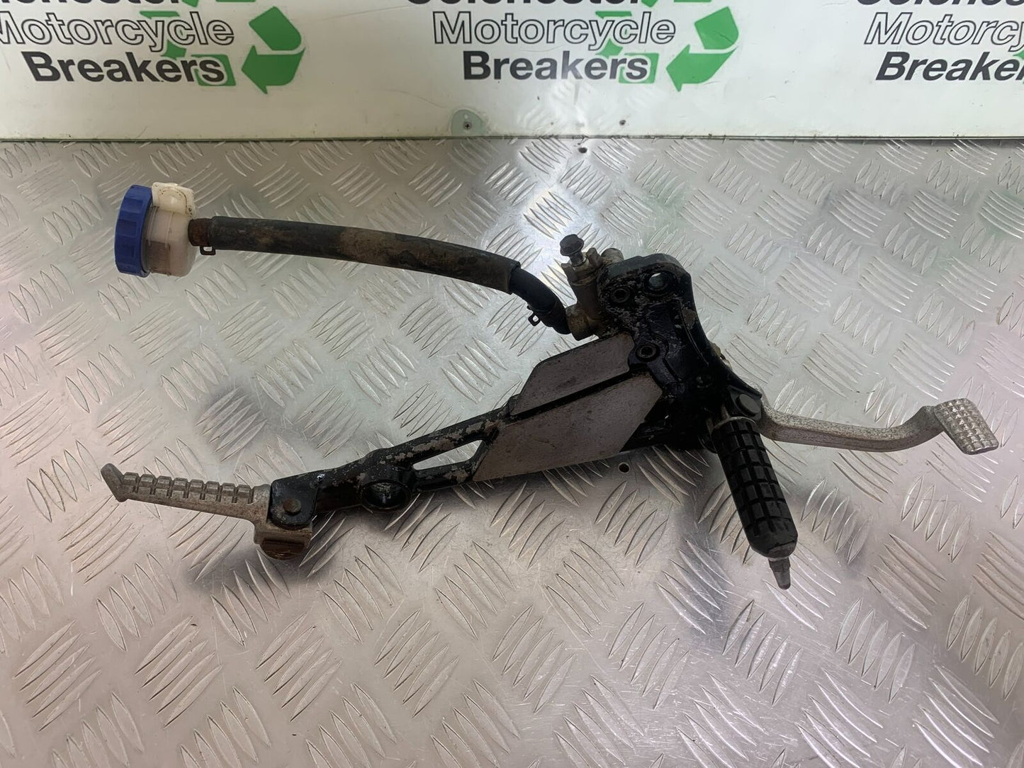 KAWASAKI ZR 750 ZEPHYR FRONT RIGHT HANGER  YEAR 1991-95 (CMB1008)
