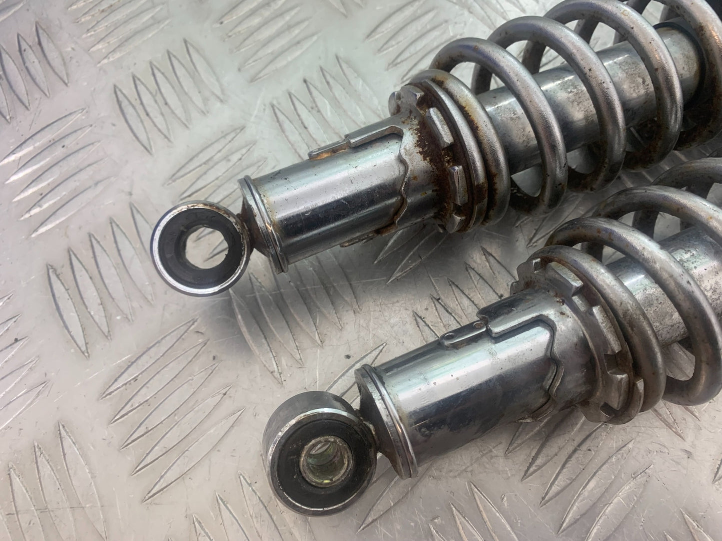 YAMAHA XV535 XV 535 VIRAGO REAR SHOCKS  YEAR 1994-02 (CMB1139)
