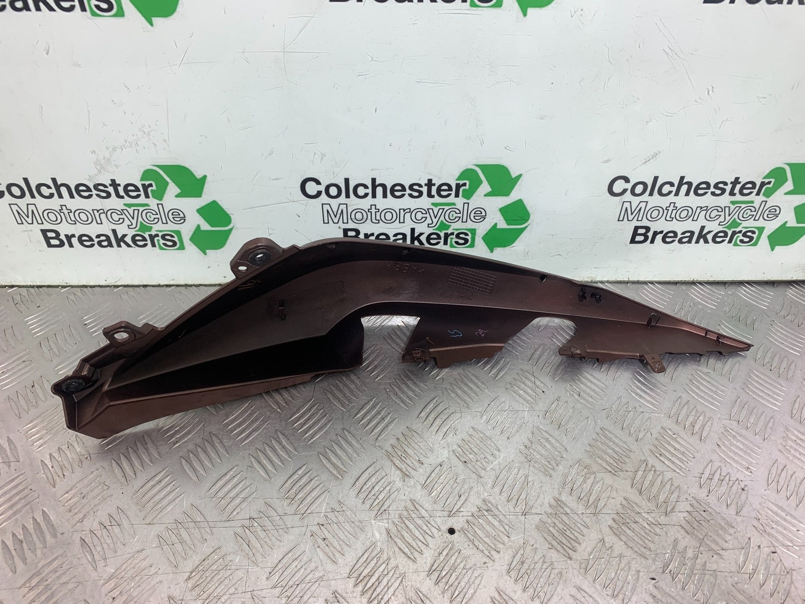 YAMAHA XMAX 300 LEFT SEAT PANEL  YEAR 2017-2020 (CMB1218)