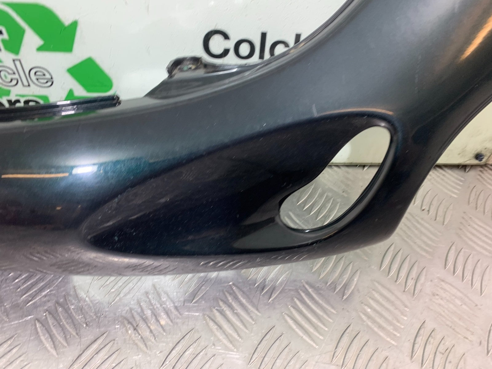 TRIUMPH 955i SPRINT ST RIGHT SEAT PANEL YEAR 1999-04 (CMB1230)