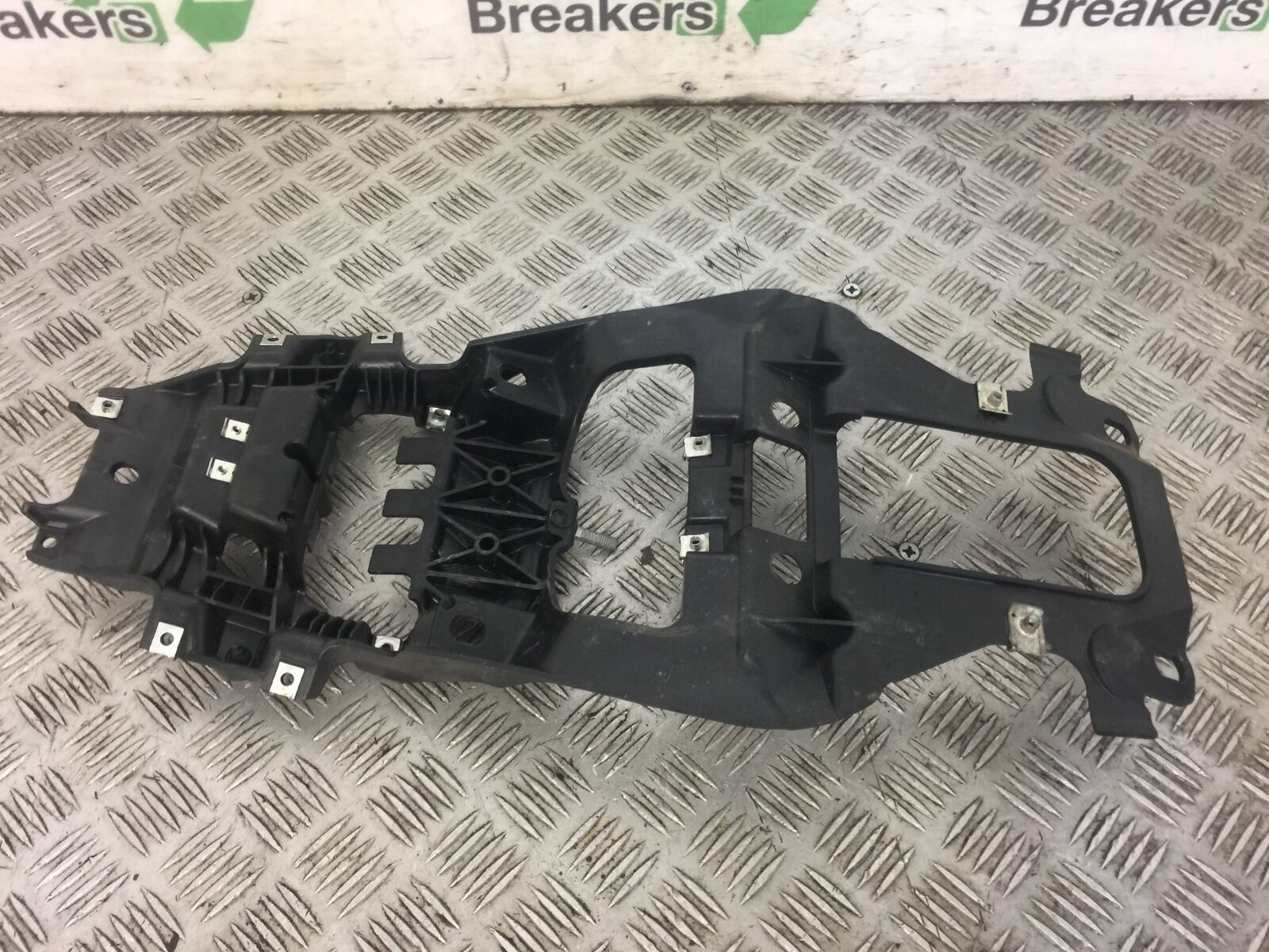 YAMAHA MT 125 MT125 UNDERTRAY  YEAR 2014-2019  (STOCK 593)