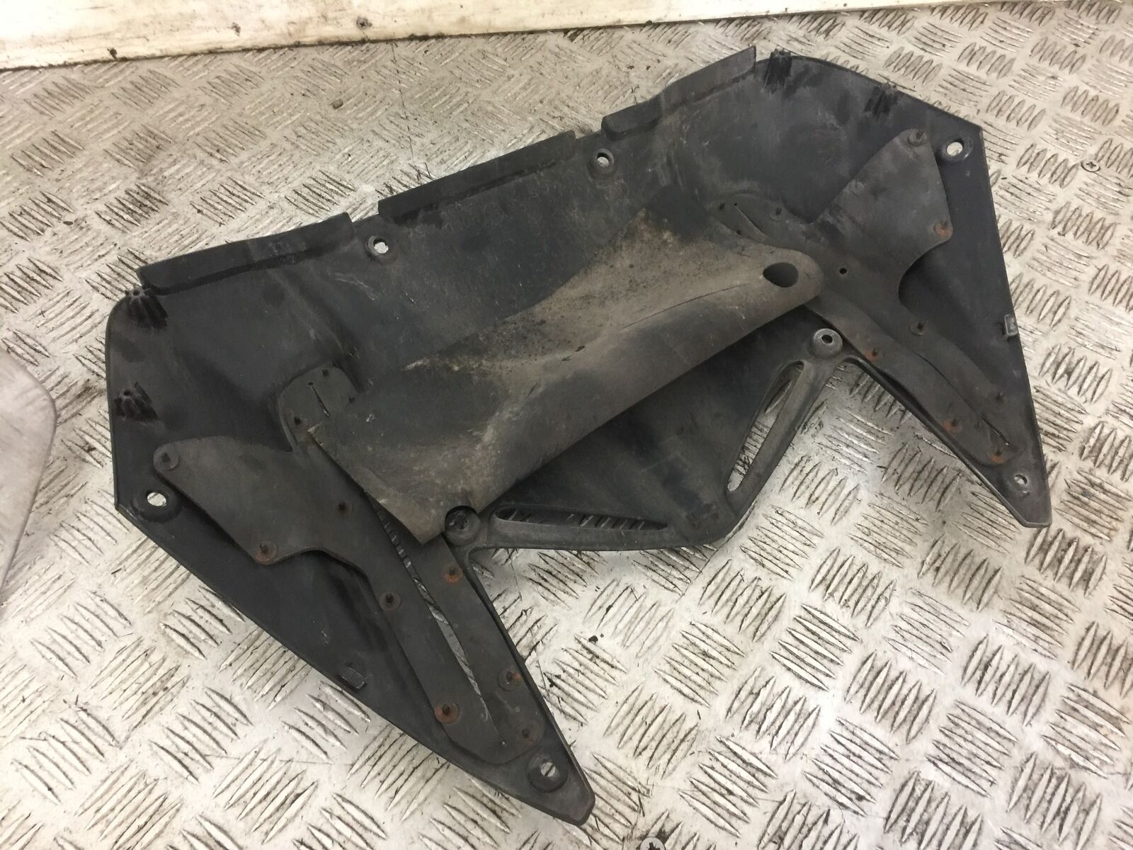 HONDA ST1300 ST 1300 SCREEN INFILL  2008-2013 (STOCK 737)