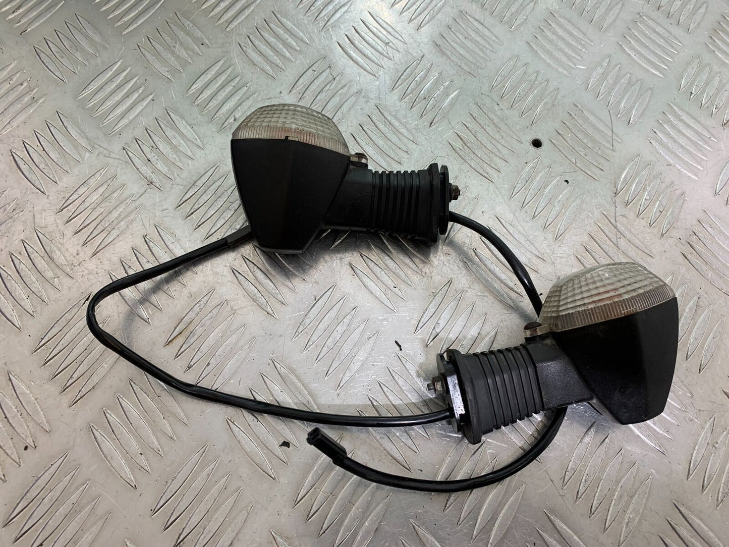 SUZUKI GSF650 GSF 650 FRONT INDICATORS YEAR 2005-06  (CMB1028)