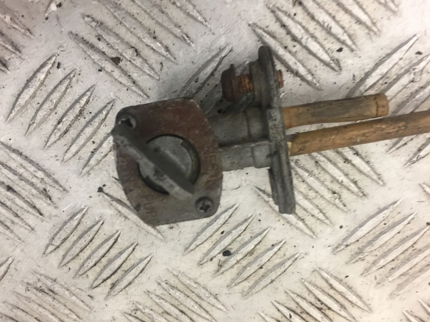 YAMAHA DTR125 DTR 125 DT125 R PETROL TAP