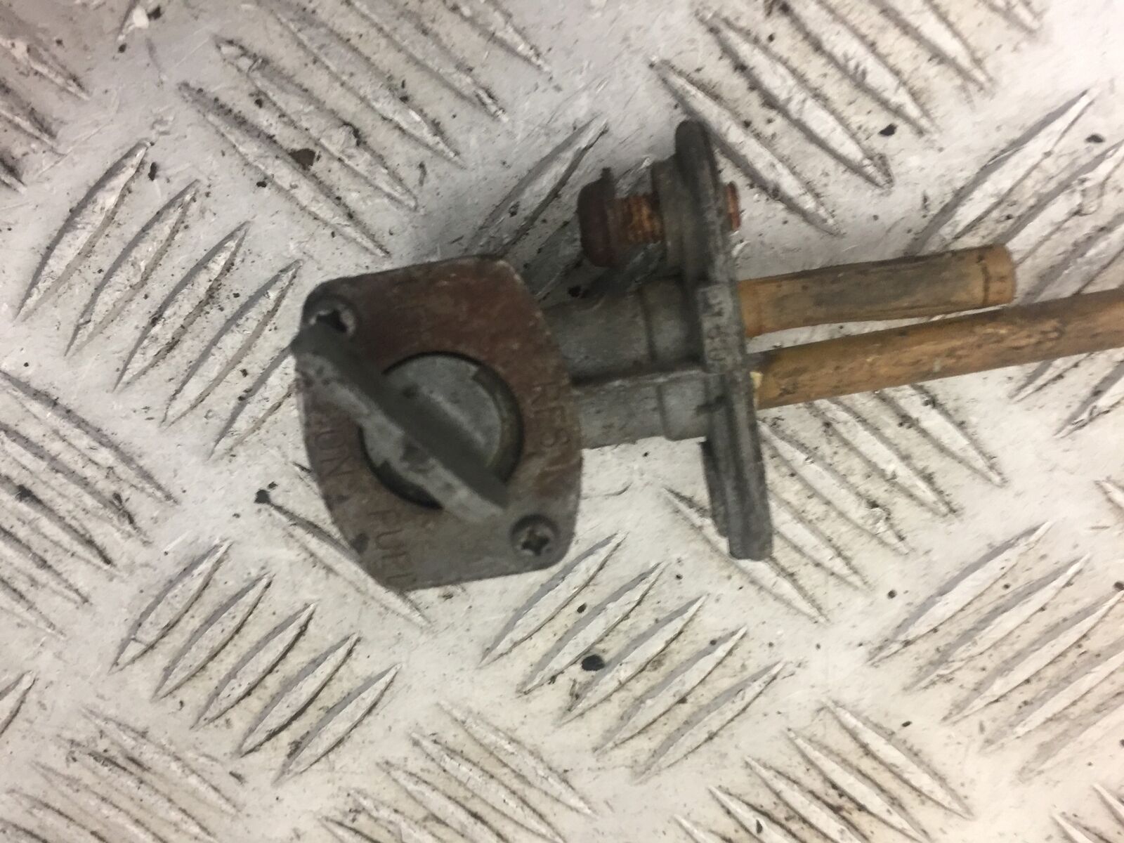 YAMAHA DTR125 DTR 125 DT125 R PETROL TAP