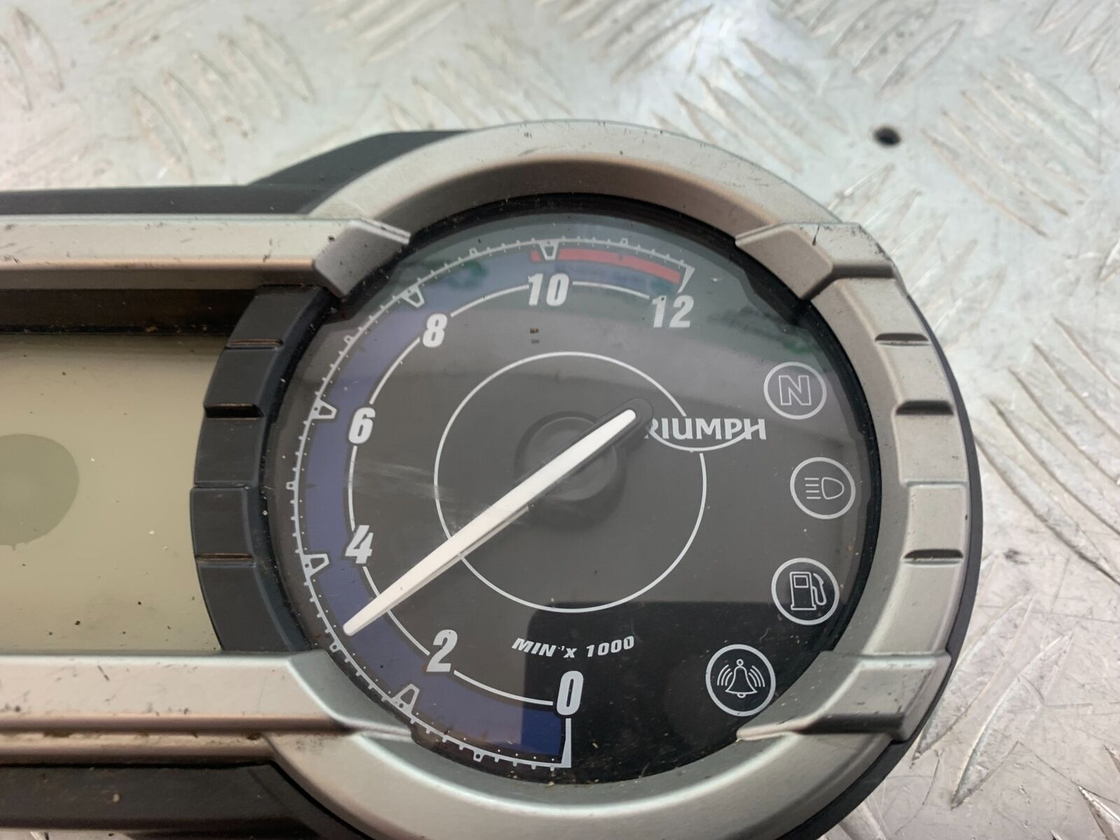 TRIUMPH TIGER 800 ECU CLOCKS SPEEDO DASH   YEAR 2011-2013  (CMB1113)