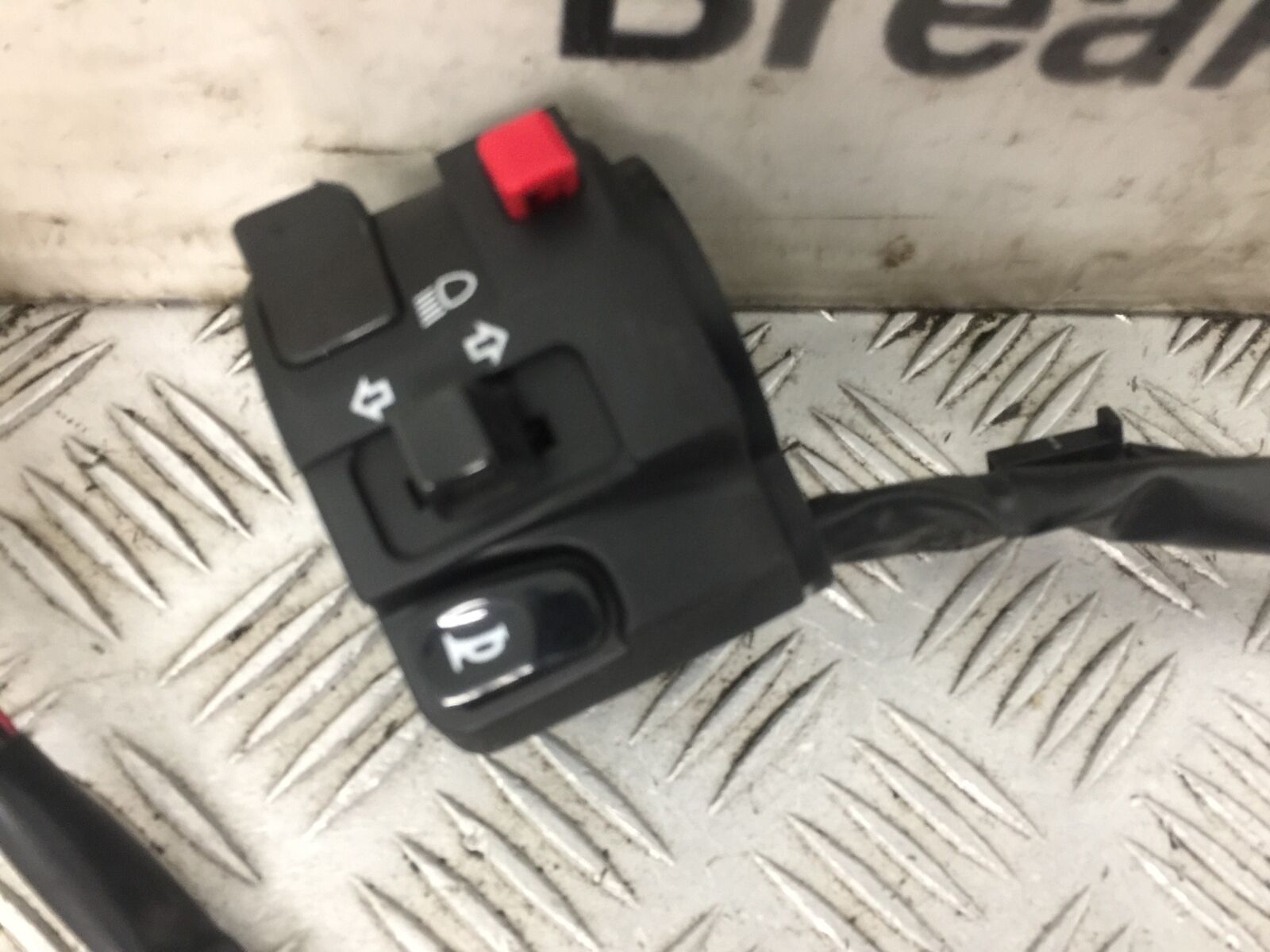 KAWASAKI NINJA 650 LEFT SWITCH GEAR   YEAR 2021 (STOCK 805)