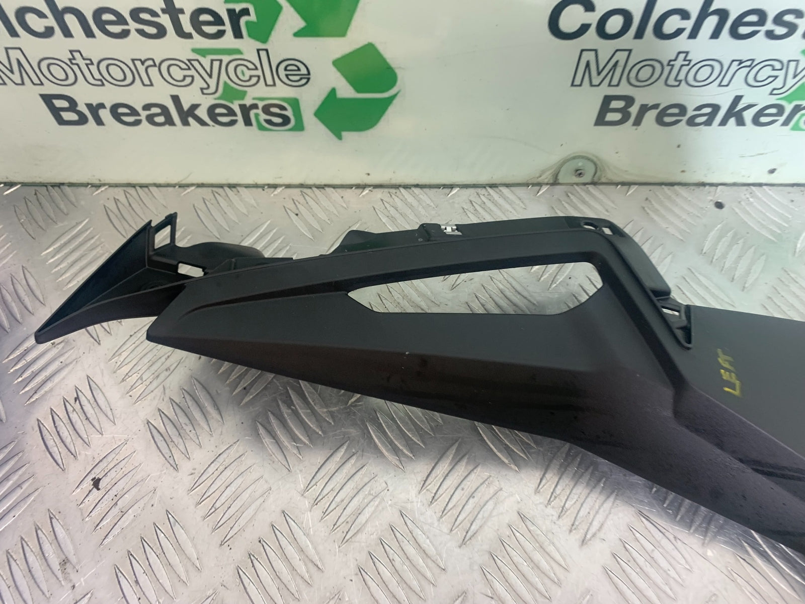 BMW M1000 R LEFT FAIRING PANEL YEAR 2023-2024 (CMB1140)