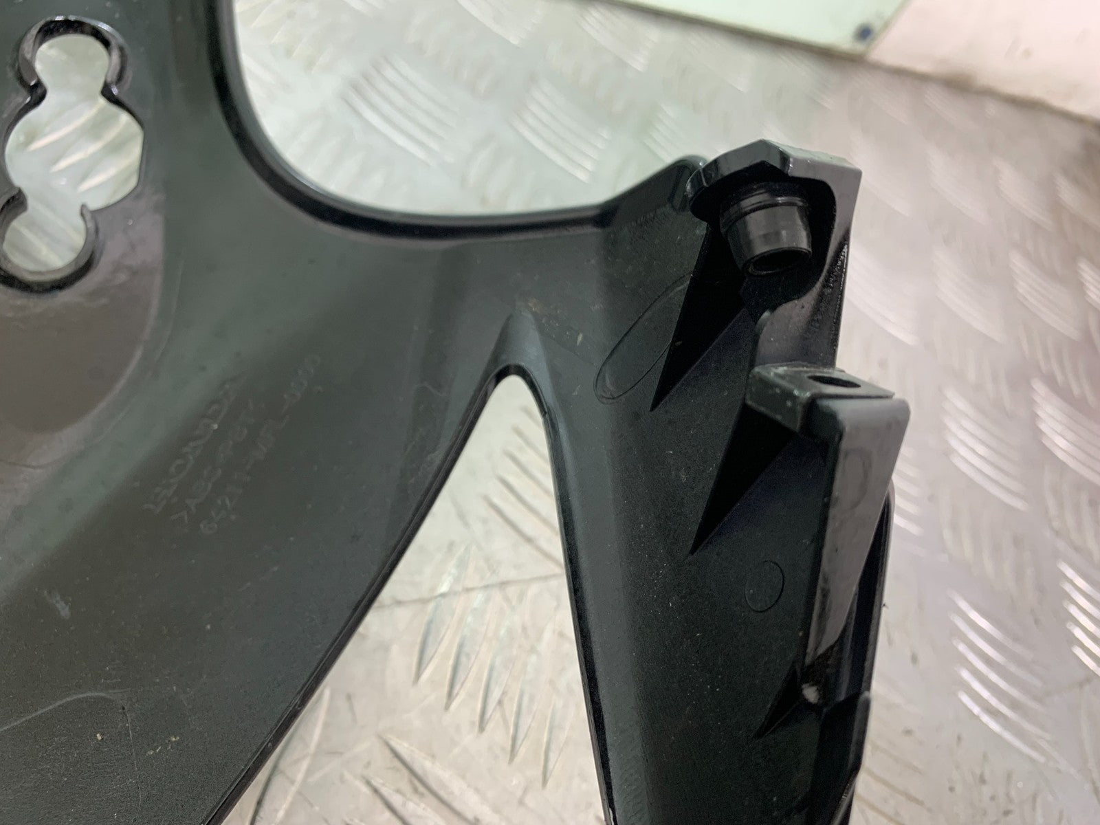 HONDA CBR1000 RR CBR1000RR FIREBLADE FRONT FAIRING PANEL 2008-2011 (CMB1179)