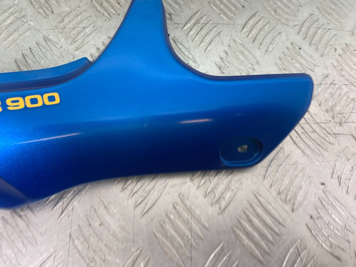 YAMAHA XSR900 XSR 900 RIGHT SEAT PANEL  YEAR 2022-2024 (CMB1215)