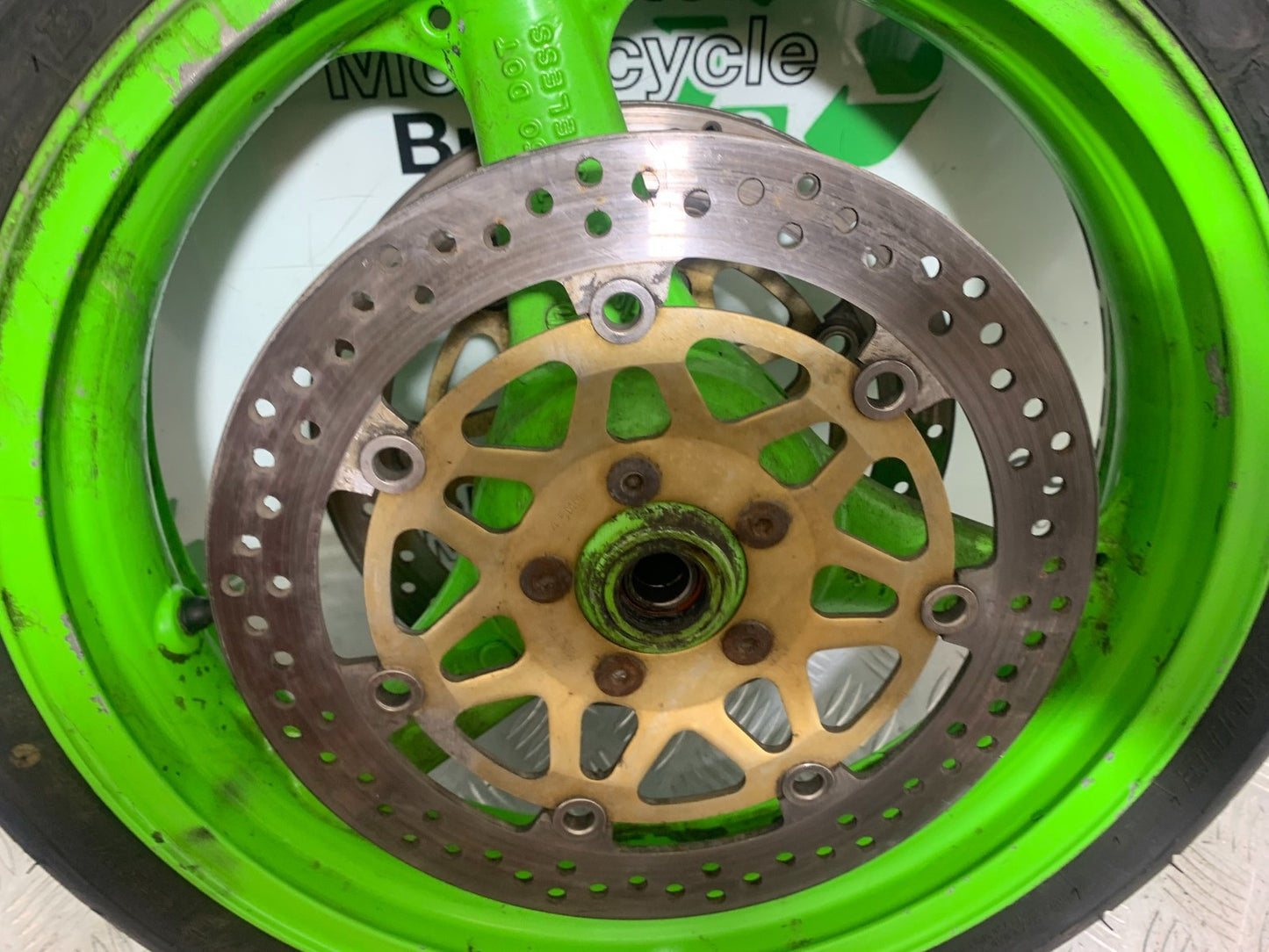 KAWASAKI ZX9R ZX9 C FRONT WHEEL AND DISCS YEAR 1998-99 (CMB1213)