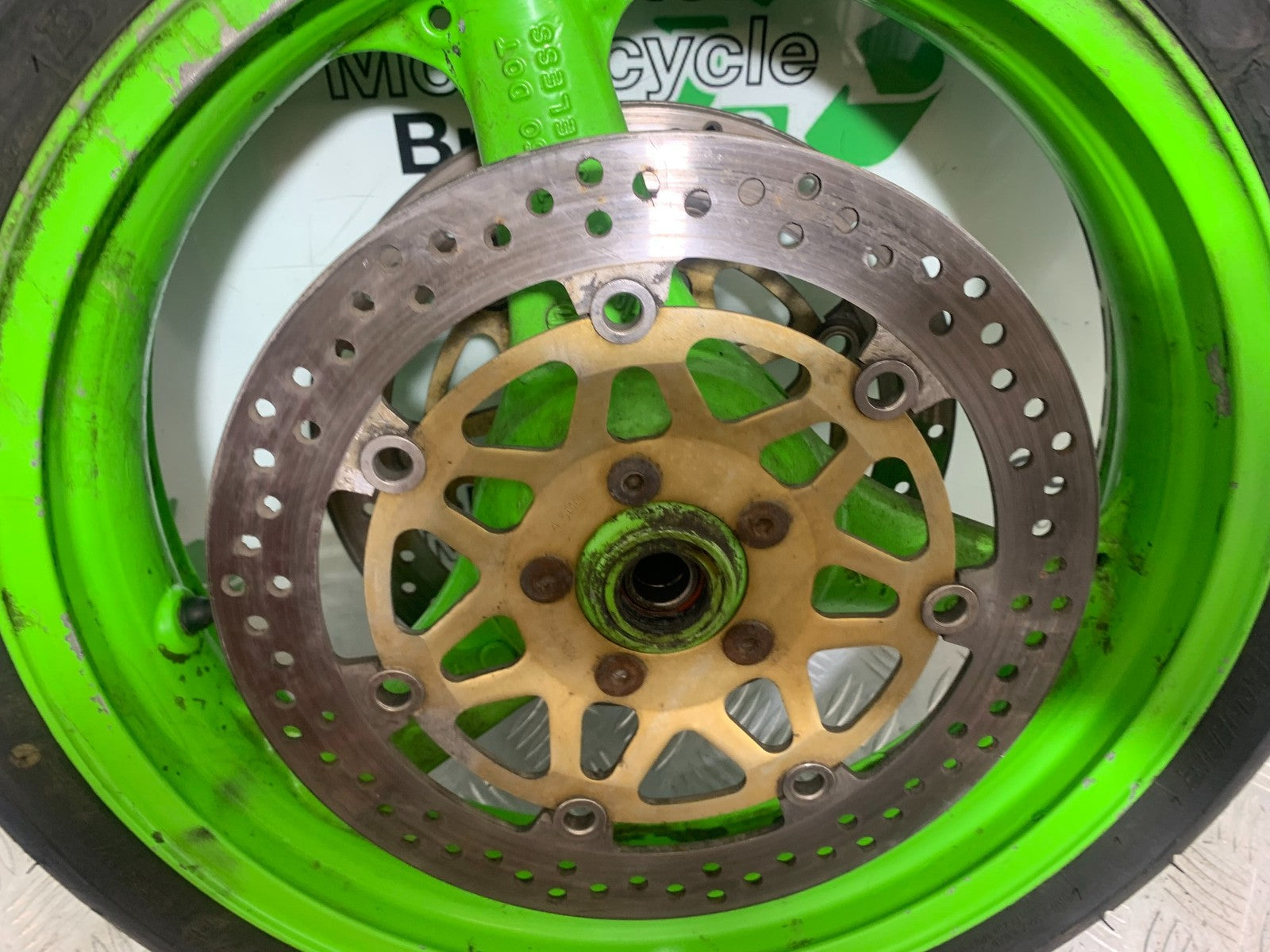 KAWASAKI ZX9R ZX9 C FRONT WHEEL AND DISCS YEAR 1998-99 (CMB1213)