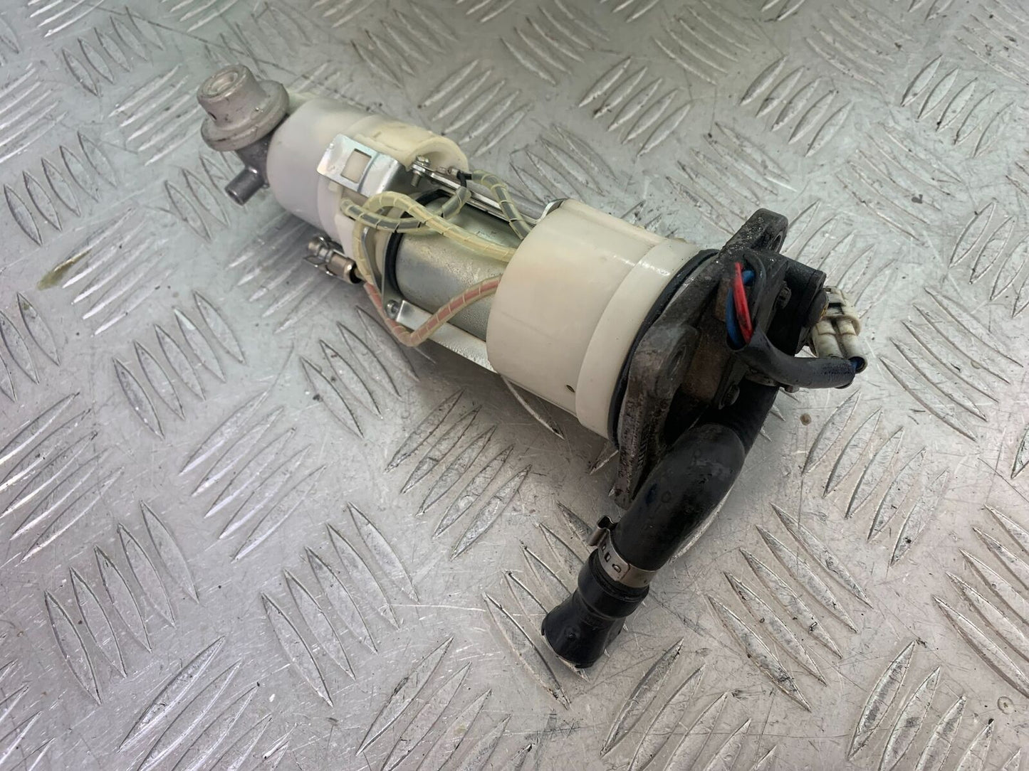 KTM 990 SUPERMOTO T PETROL PUMP YEAR 2010-2011  (CMB1127)