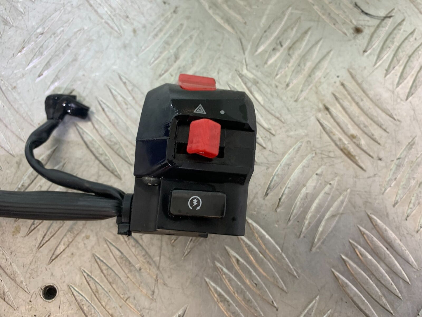 BENELLI BN125 BN 125 RIGHT SWITCH GEAR   YEAR 2018-2021 (CMB1080)