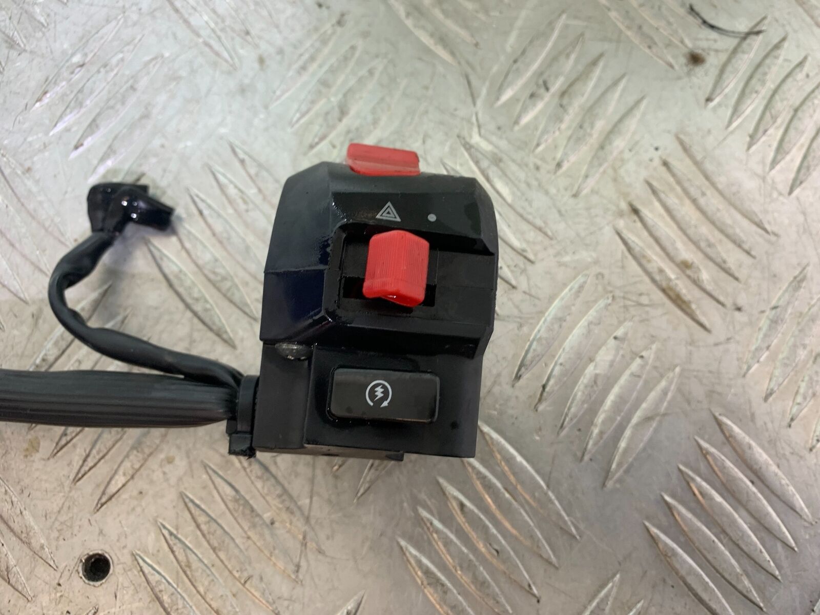 BENELLI BN125 BN 125 RIGHT SWITCH GEAR   YEAR 2018-2021 (CMB1080)
