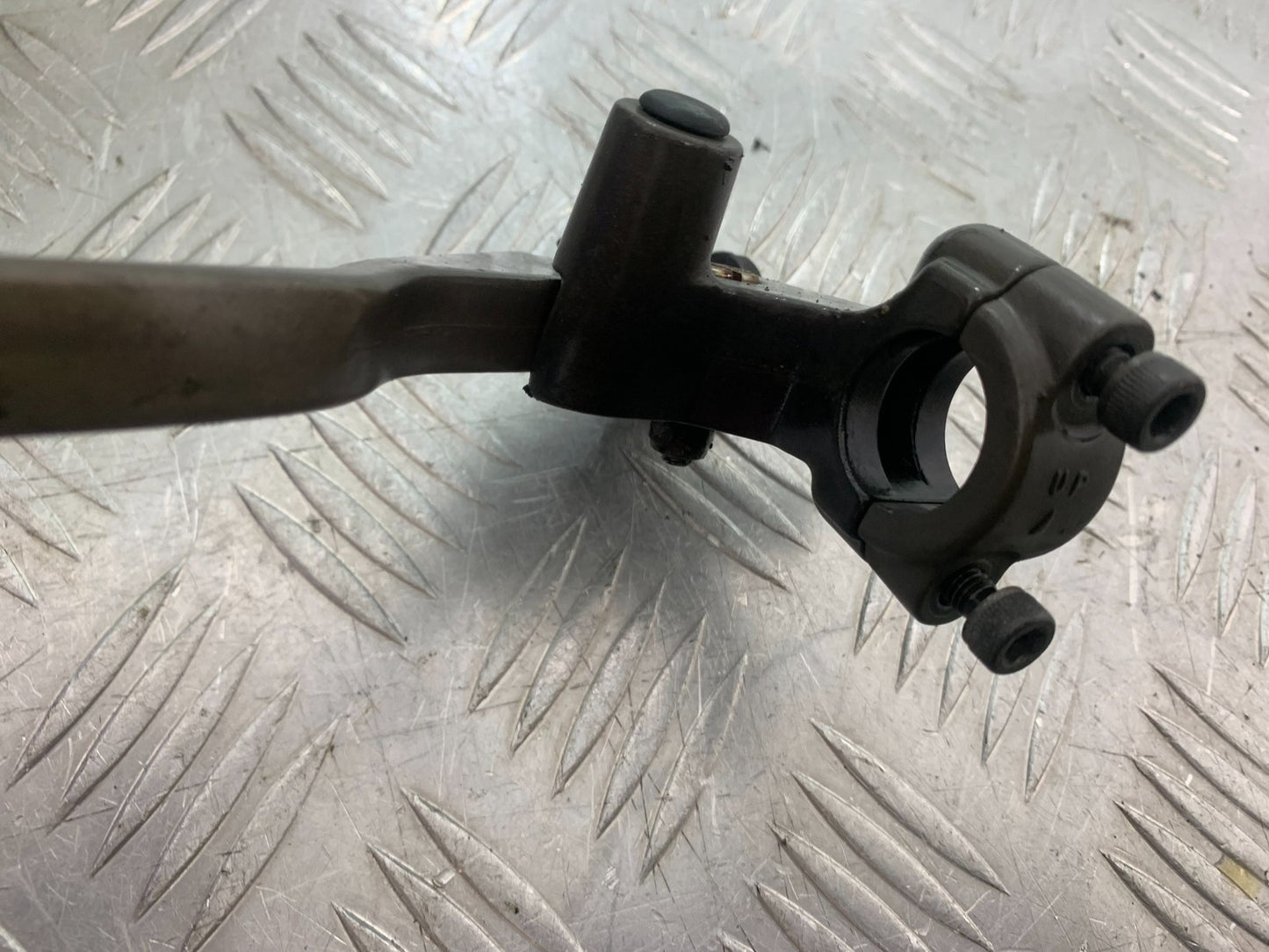 HONDA NT650 V DEAUVILLE CLUTCH LEVER AND BRACKET  YEAR 1999 (CMB1268)