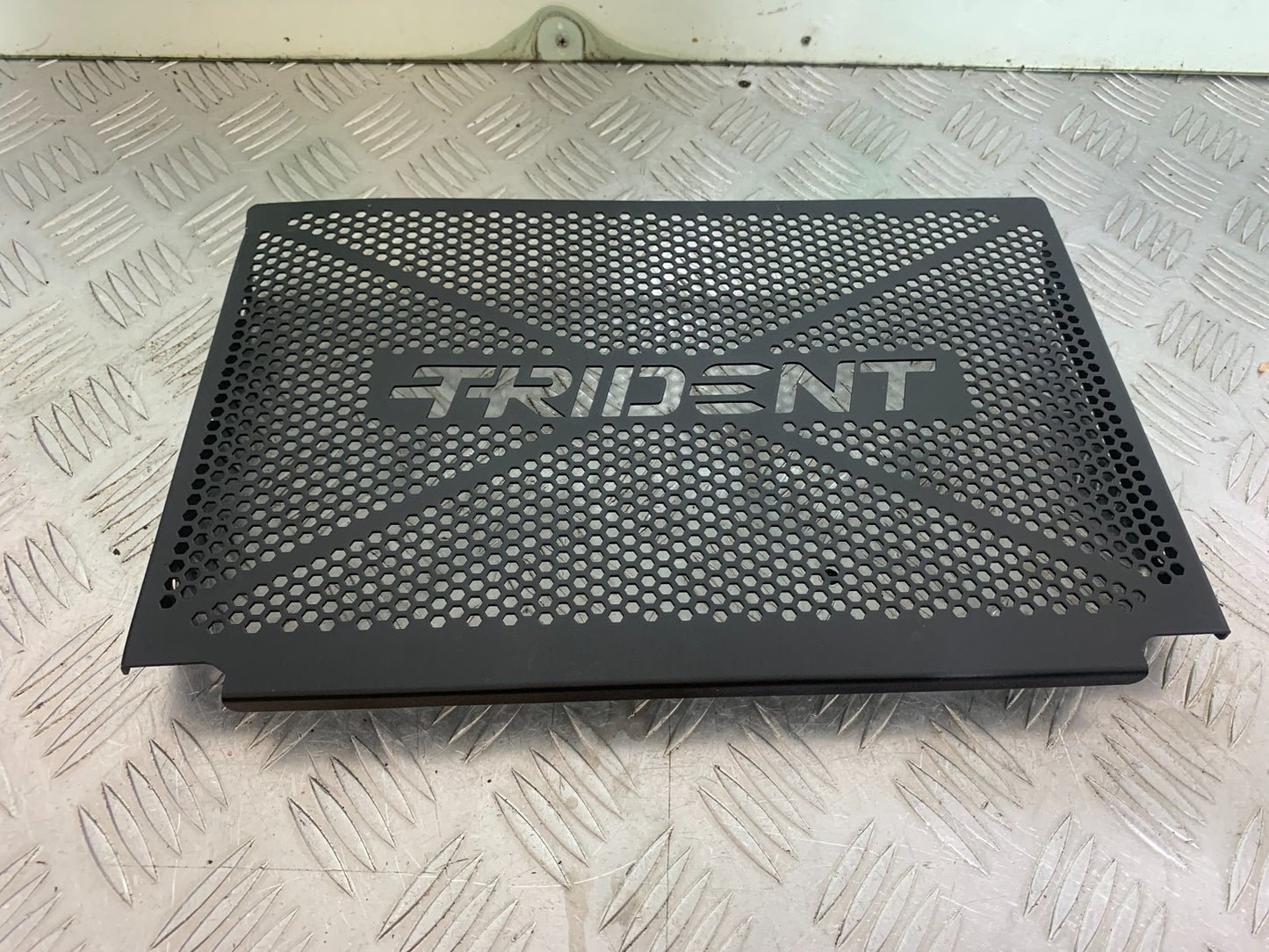 TRIUMPH TRIDENT 660 RADIATOR GRILL  YEAR 2021-2024 (CMB1148)