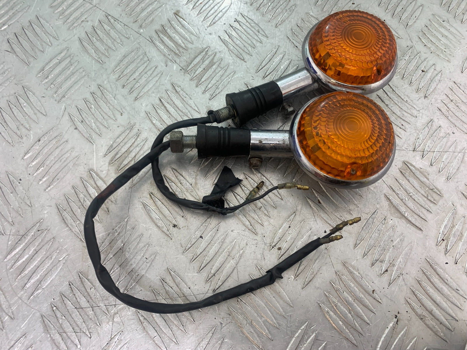 YAMAHA XV535 XV 535 VIRAGO FRONT INDICATORS   YEAR 1994-02 (CMB1162)