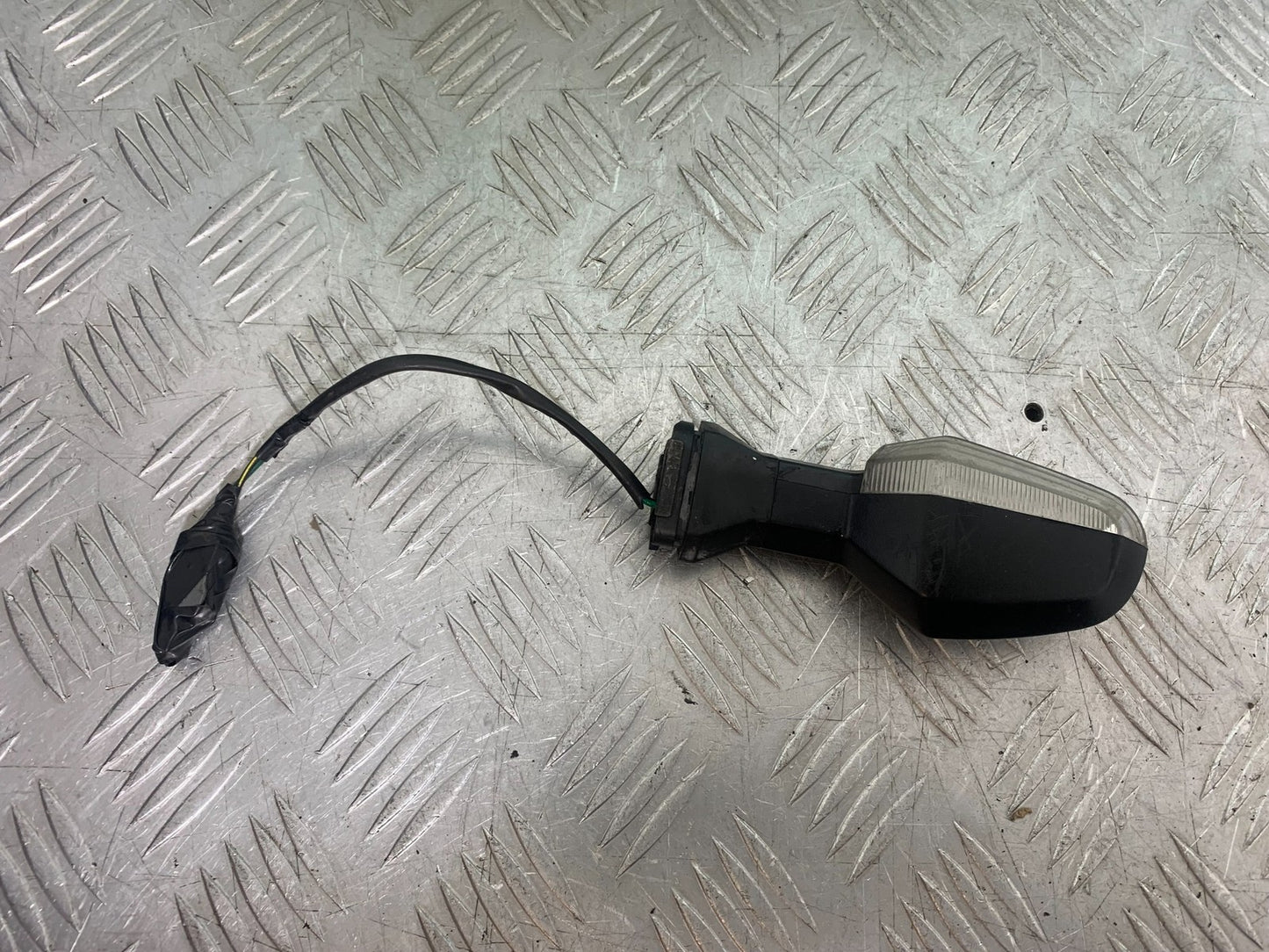 KAWASAKI 650 VERSYS FRONT RIGHT INDICATOR  YEAR 2015-2018 (CMB1288)